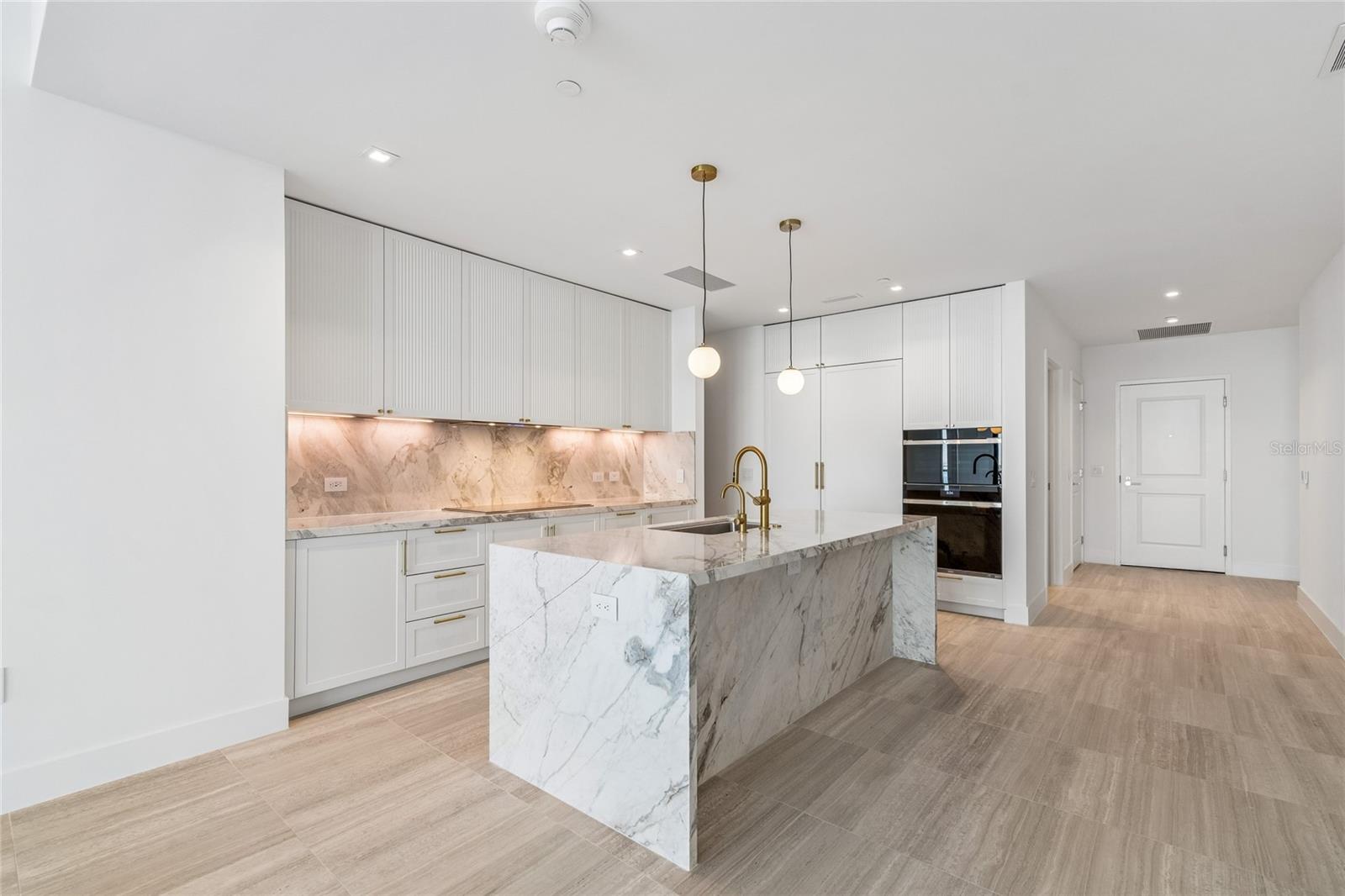 3015 S YSABELLA AVE #1102, TAMPA, FL, 33629