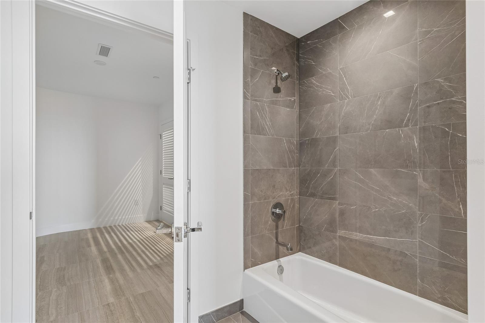 3015 S YSABELLA AVE #1102, TAMPA, FL, 33629