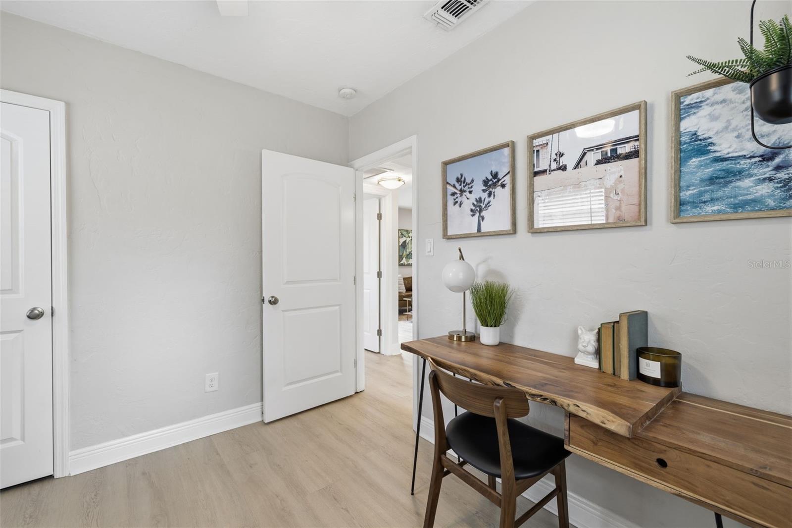 232 42ND AVE NE, ST PETERSBURG, FL, 33703