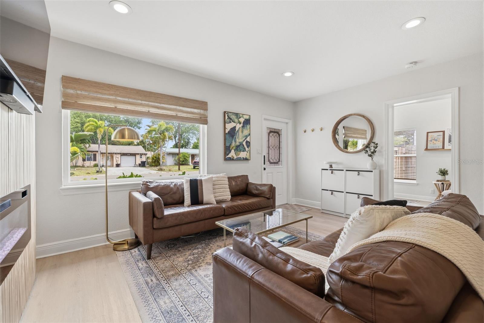 232 42ND AVE NE, ST PETERSBURG, FL, 33703