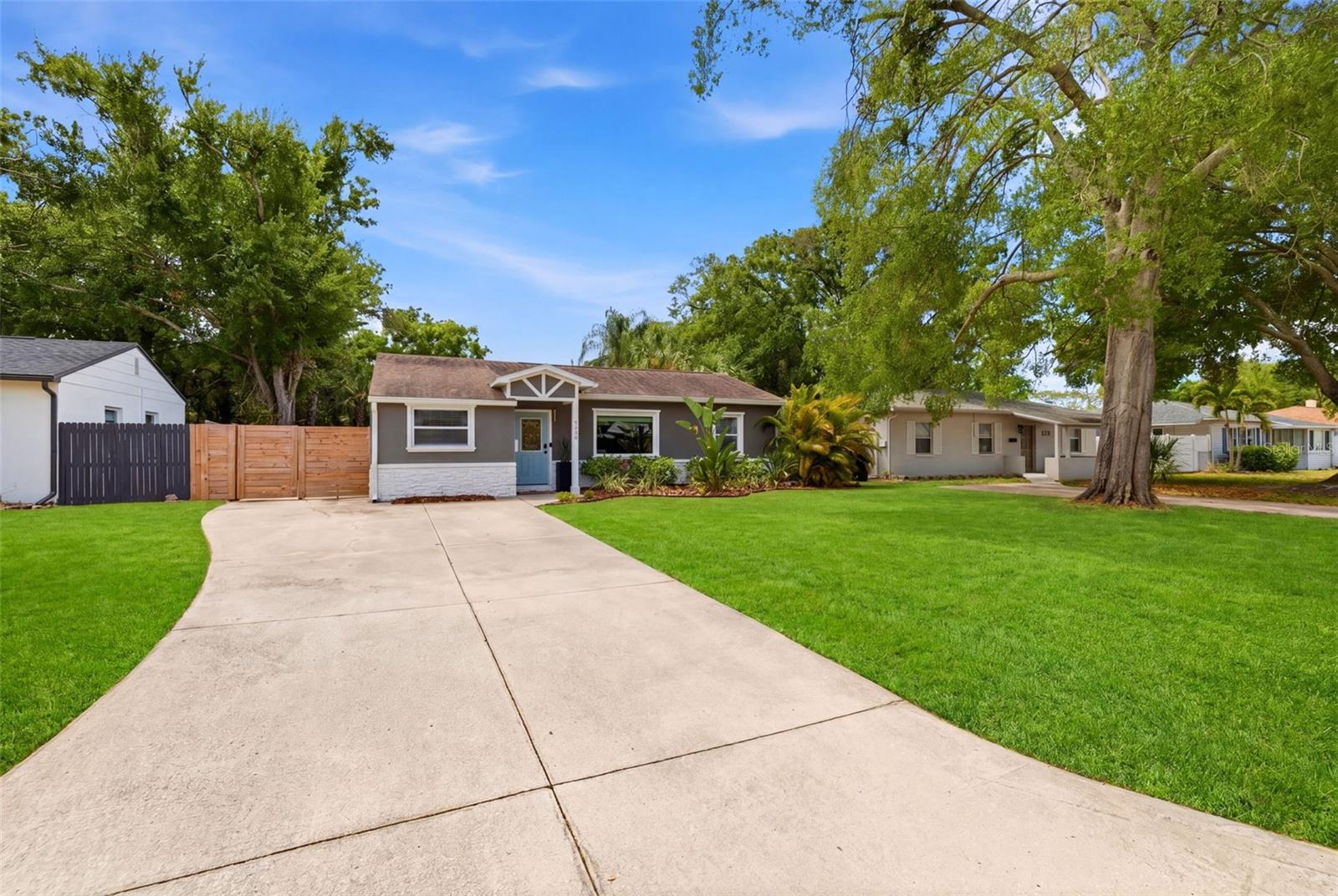 232 42ND AVE NE, ST PETERSBURG, FL, 33703