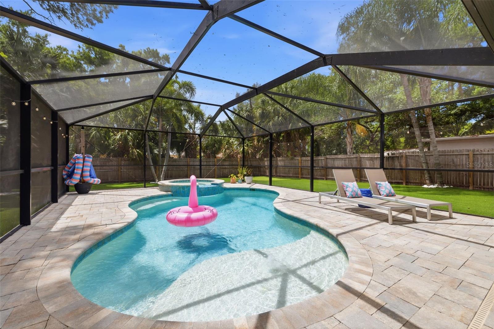 232 42ND AVE NE, ST PETERSBURG, FL, 33703