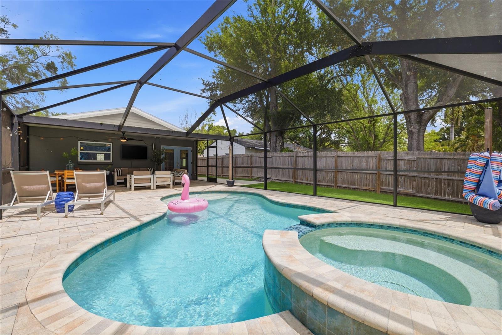 232 42ND AVE NE, ST PETERSBURG, FL, 33703