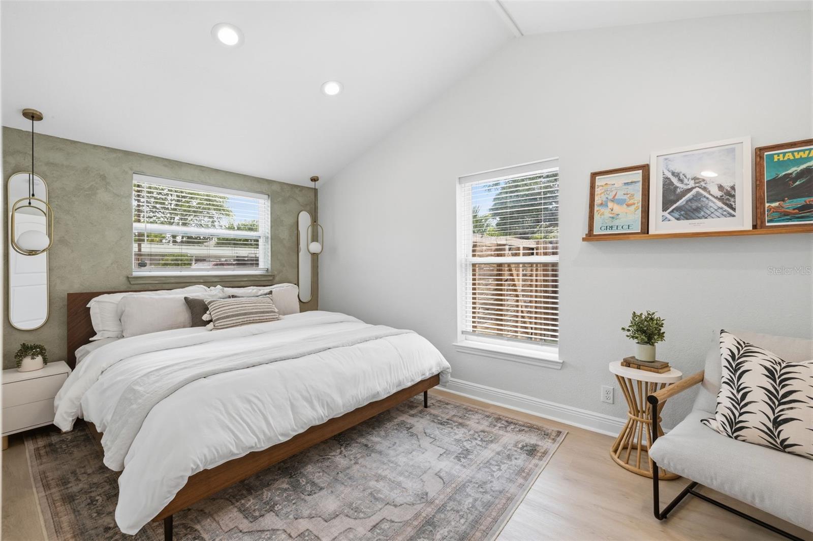 232 42ND AVE NE, ST PETERSBURG, FL, 33703