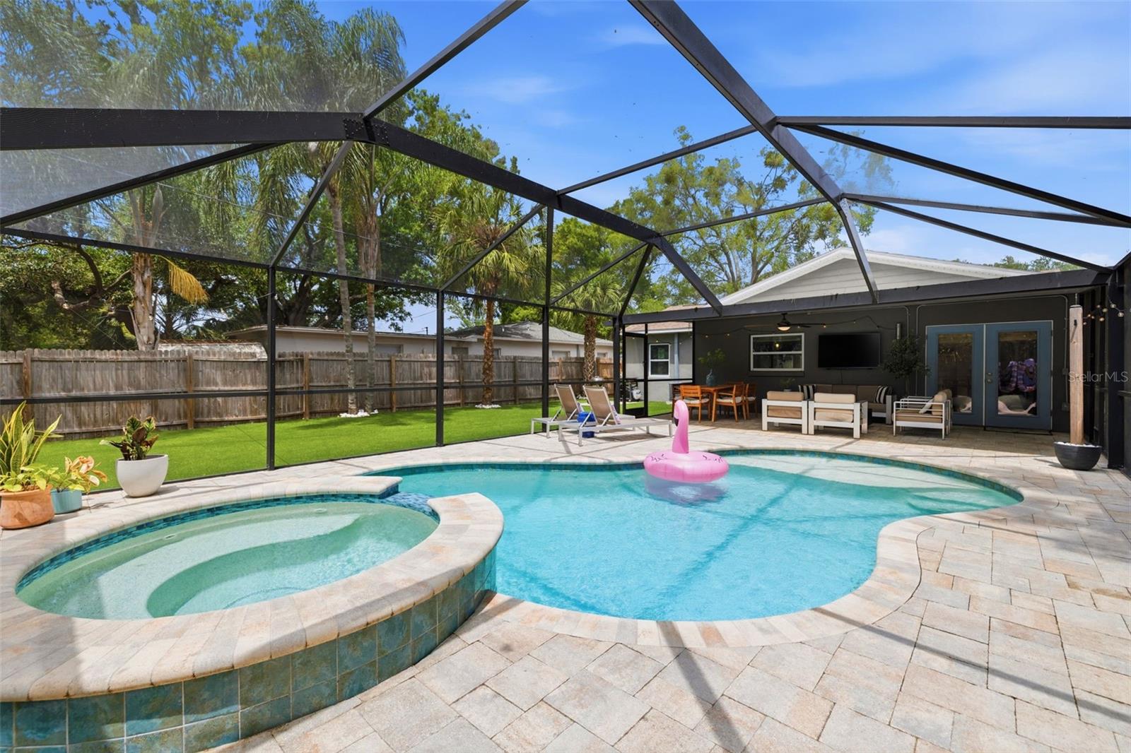 232 42ND AVE NE, ST PETERSBURG, FL, 33703