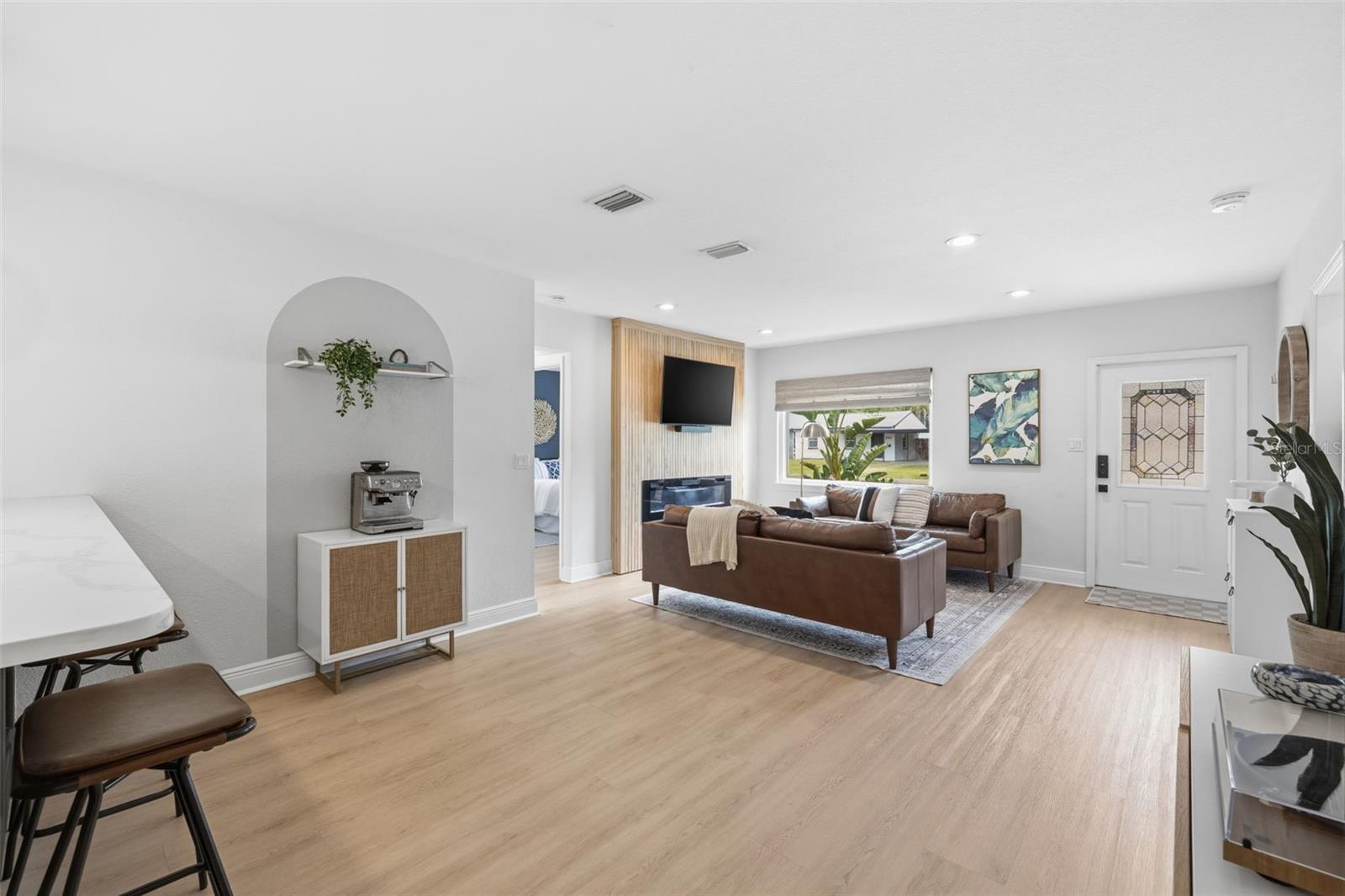 232 42ND AVE NE, ST PETERSBURG, FL, 33703