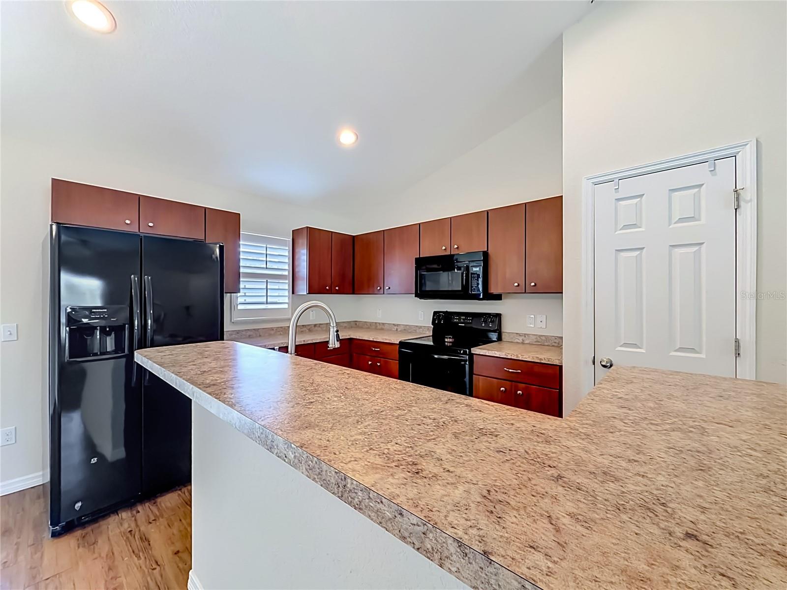 28 PINE COURT DR, OCALA, FL, 34472