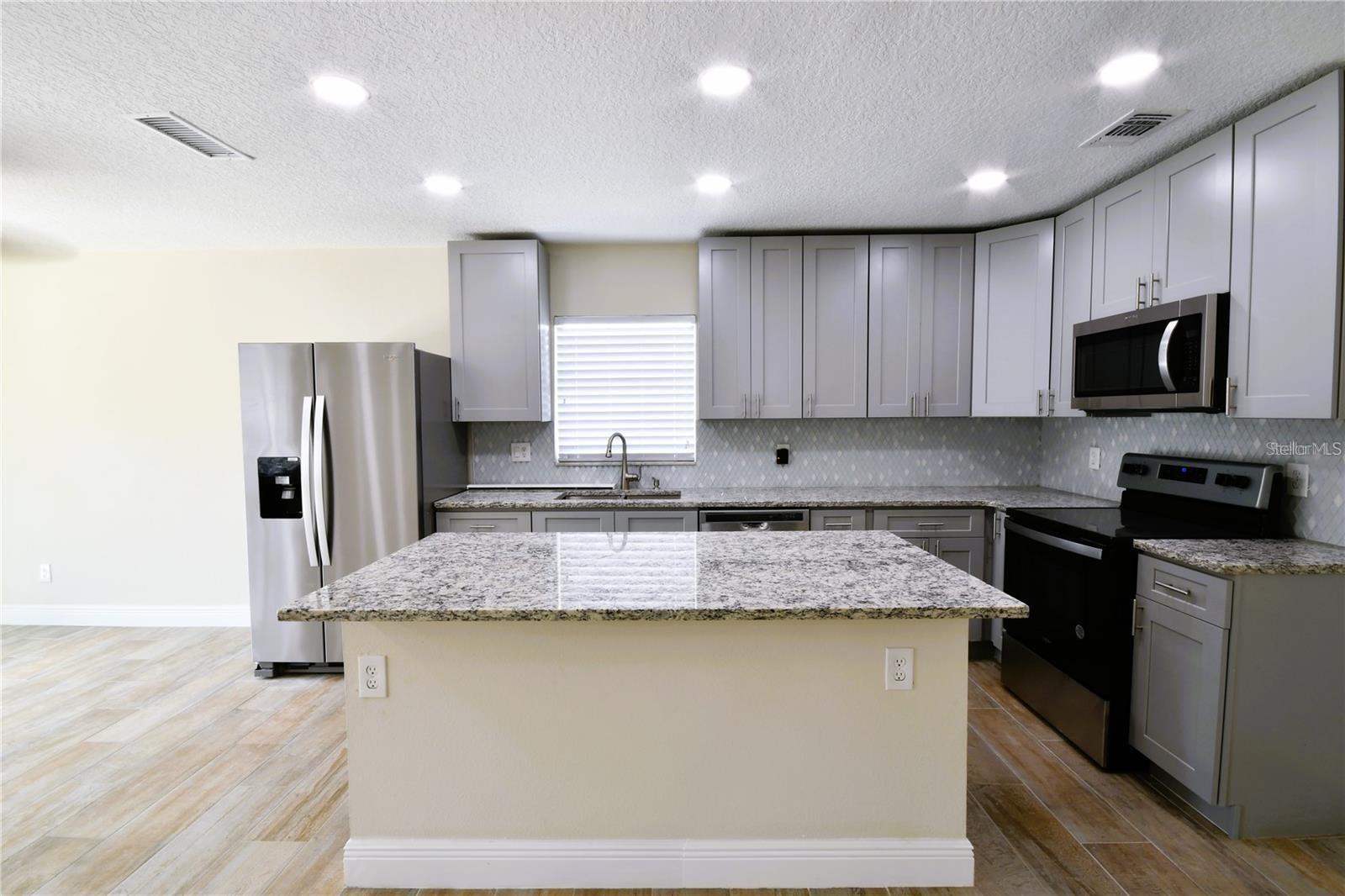 450 OBISPO AVE, ORLANDO, FL, 32807