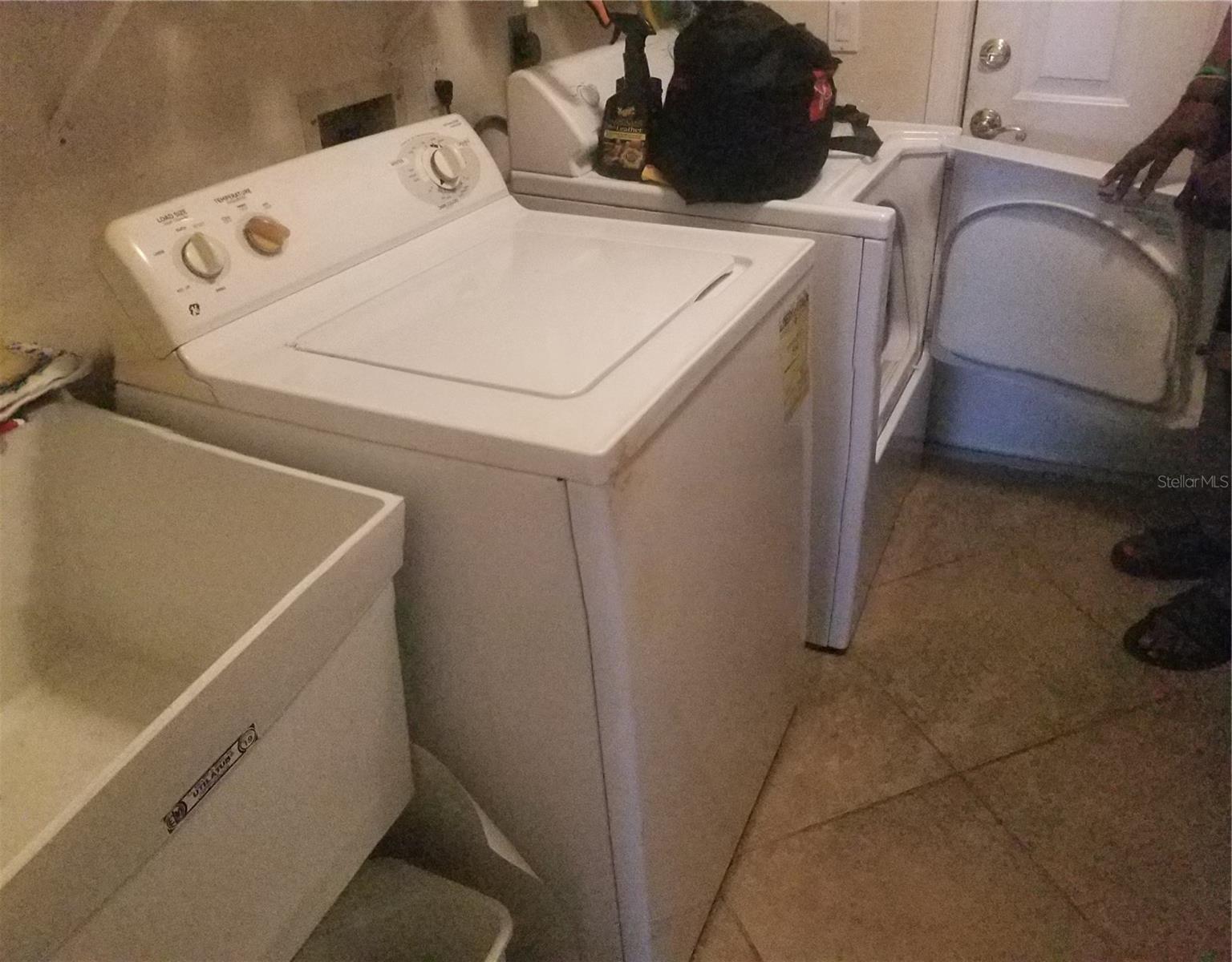 706 CANTERBURY CIR, LEHIGH ACRES, FL, 33974