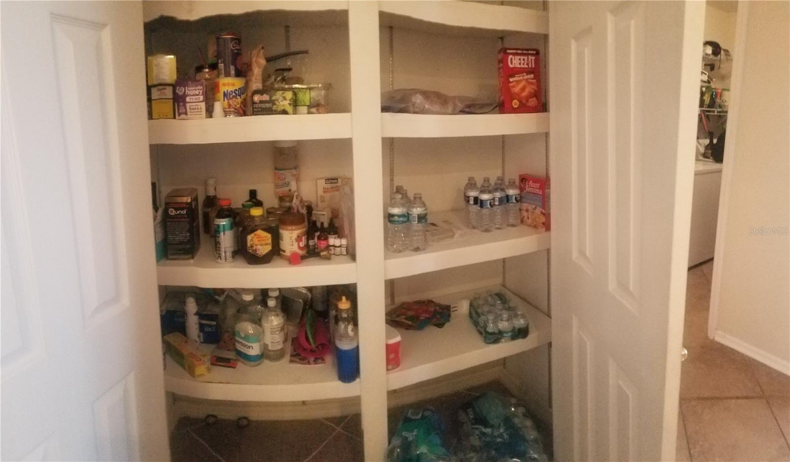 706 CANTERBURY CIR, LEHIGH ACRES, FL, 33974