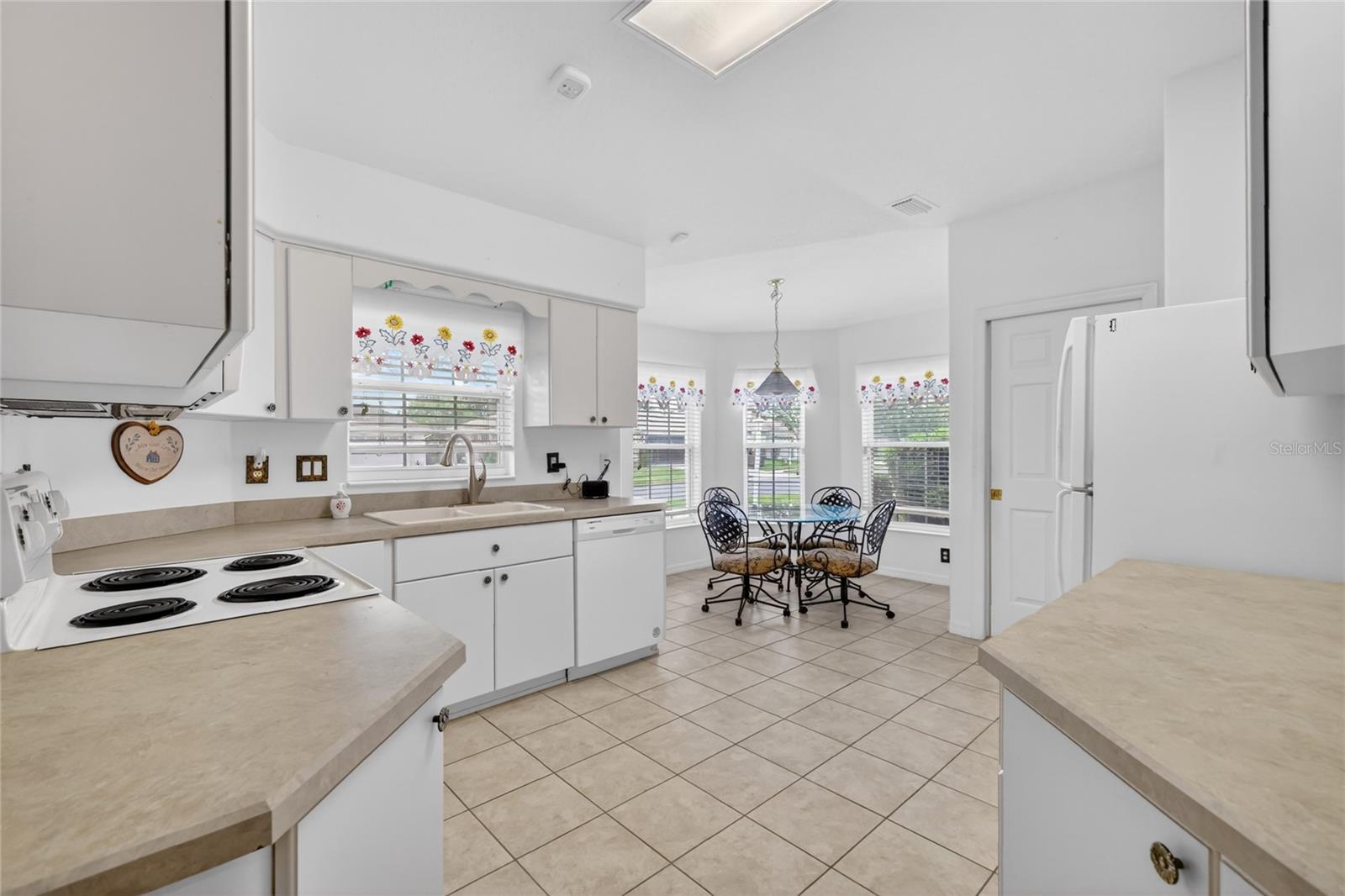 27545 DISCOVER CT, LEESBURG, FL, 34748