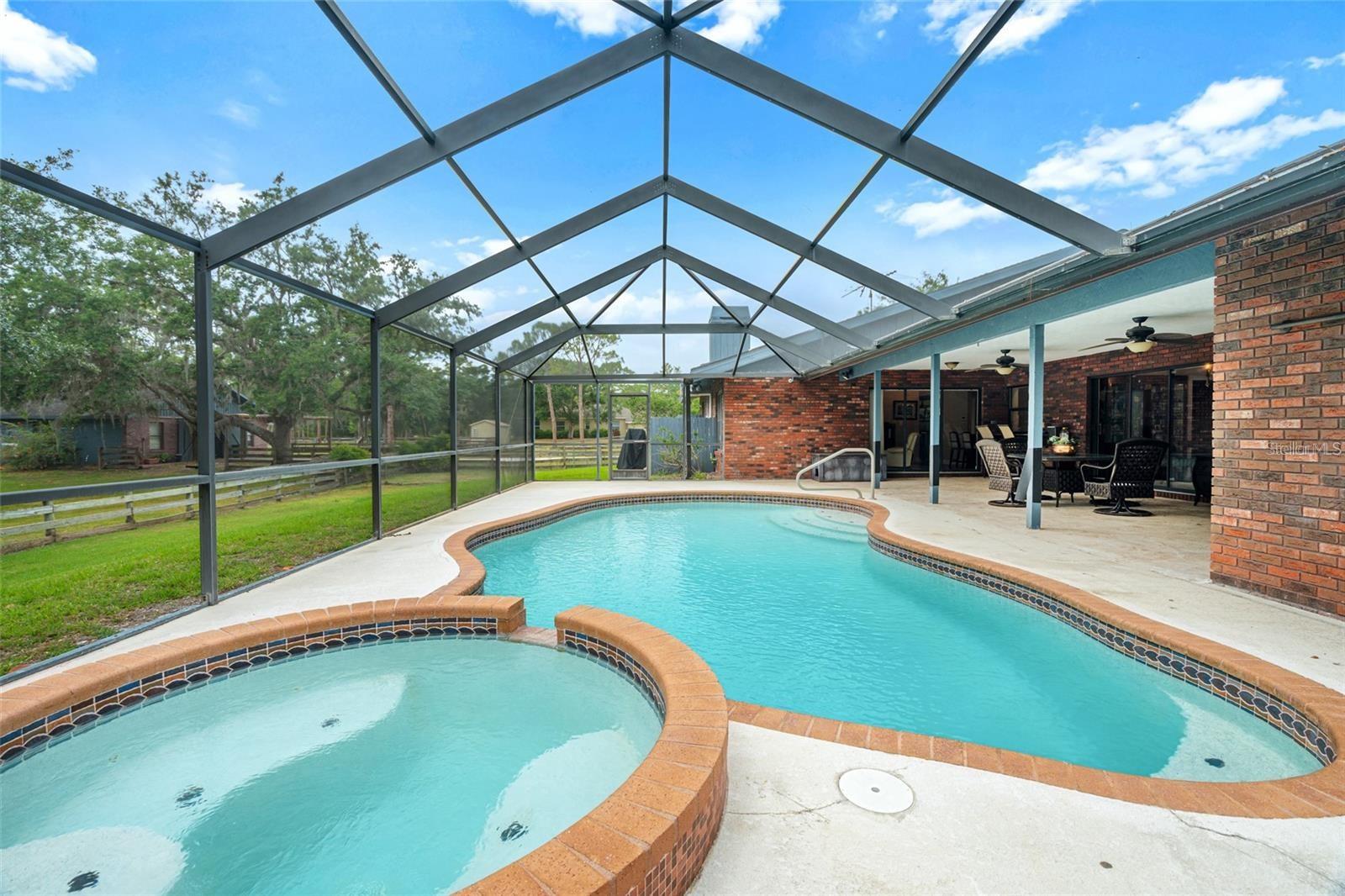 140 COWPEN LN, SARASOTA, FL, 34240