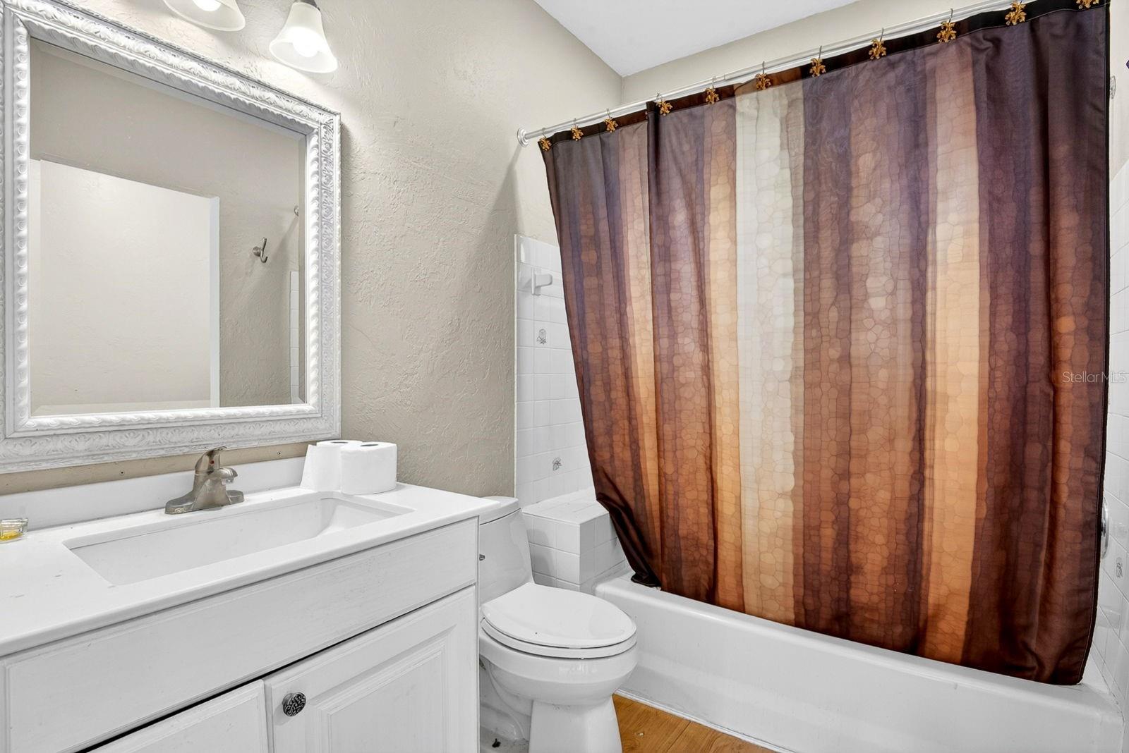 140 COWPEN LN, SARASOTA, FL, 34240