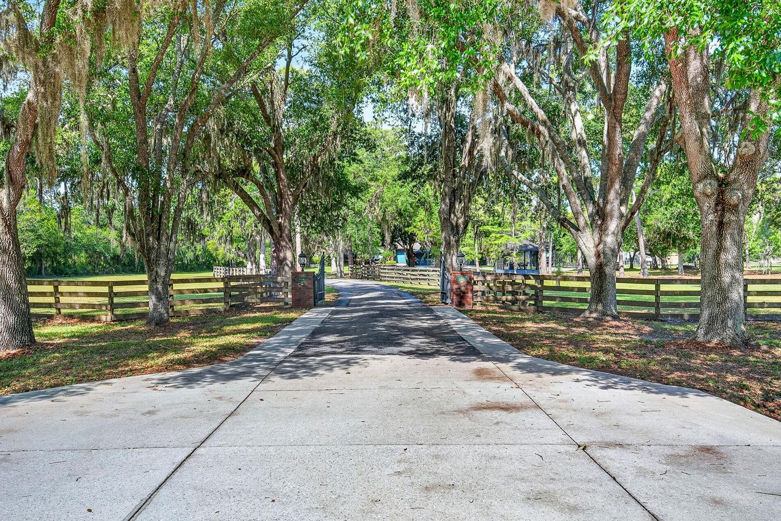 140 COWPEN LN, SARASOTA, FL, 34240