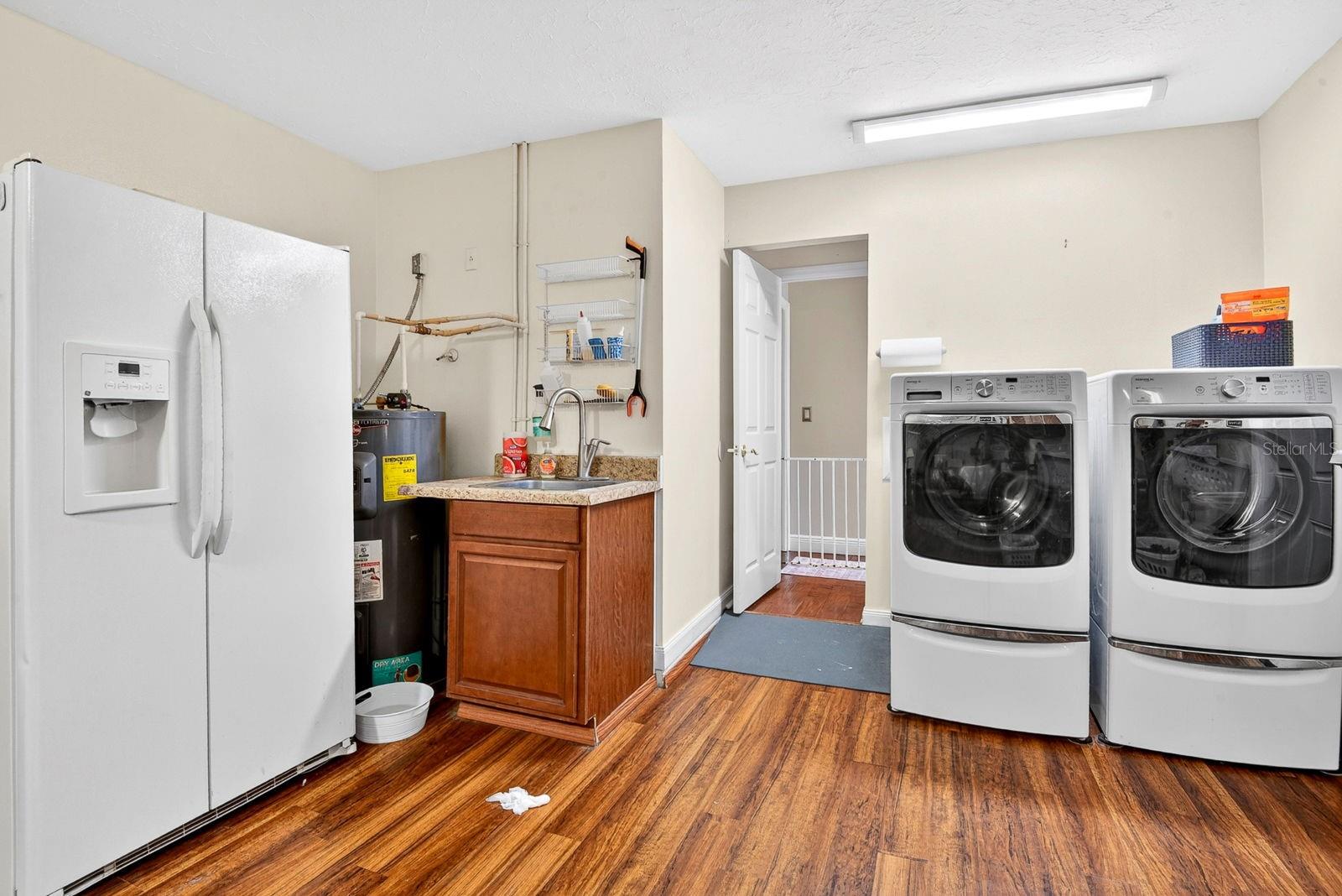 140 COWPEN LN, SARASOTA, FL, 34240