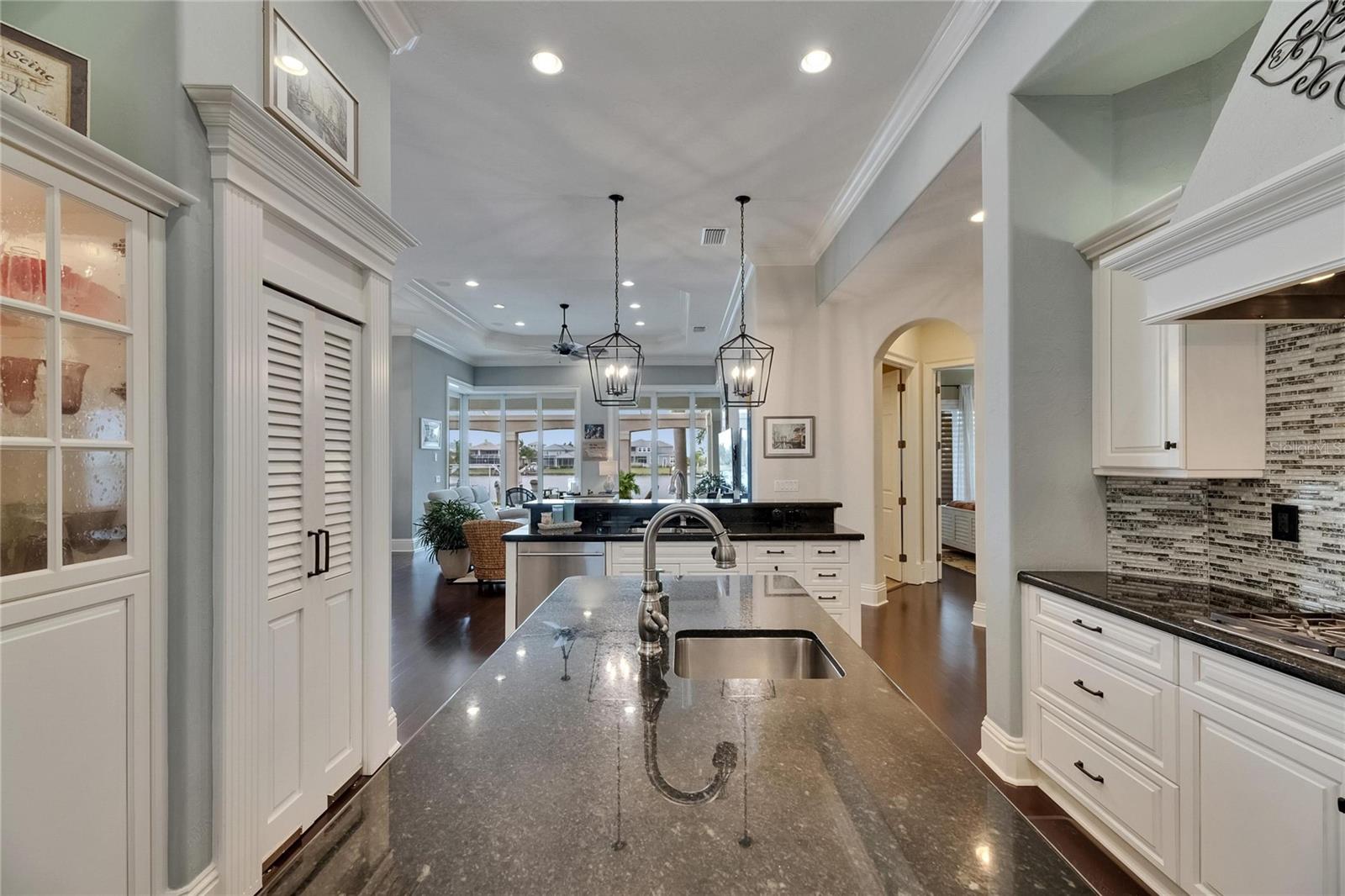 624 BALIBAY RD, APOLLO BEACH, FL, 33572