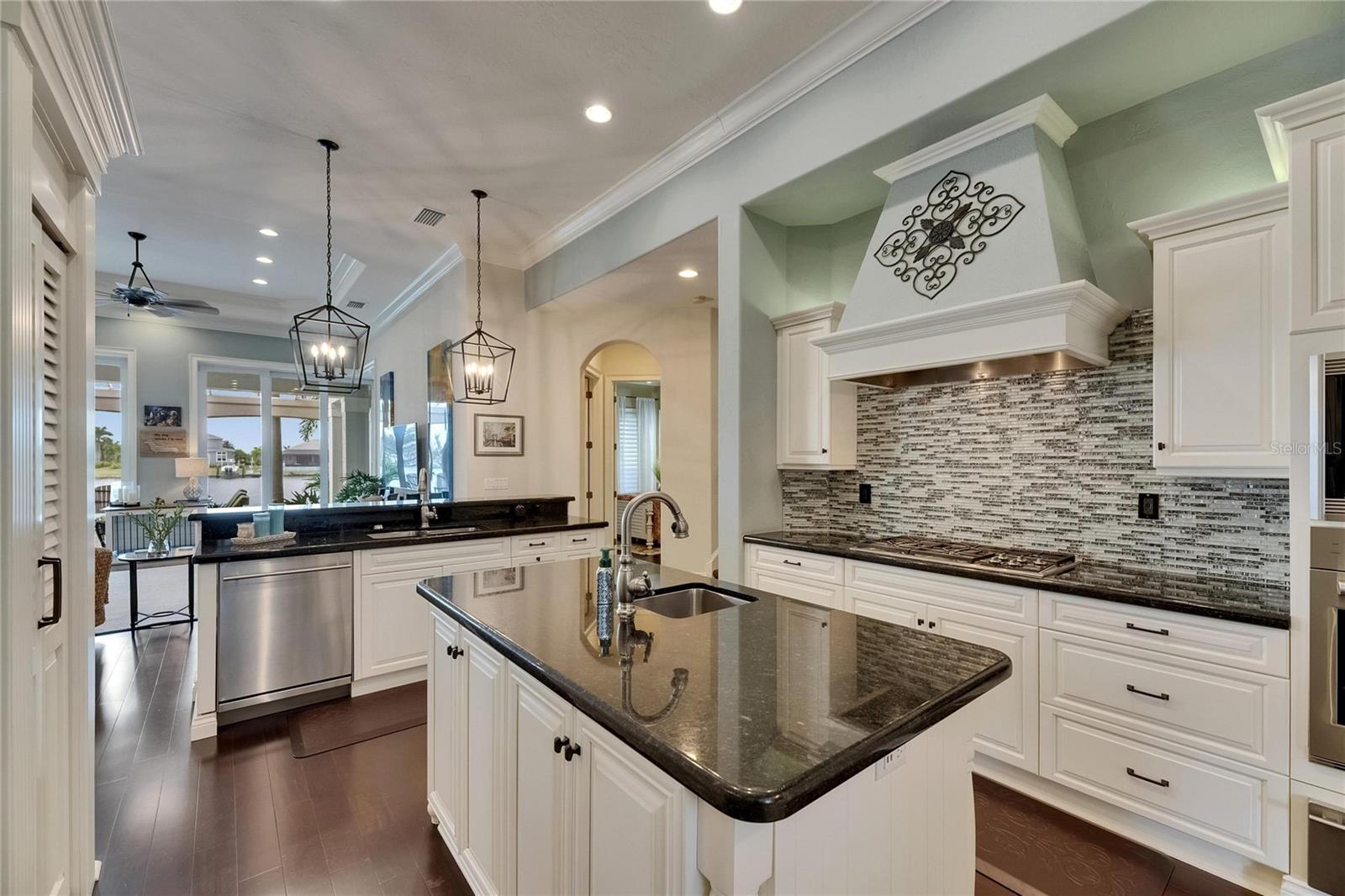 624 BALIBAY RD, APOLLO BEACH, FL, 33572