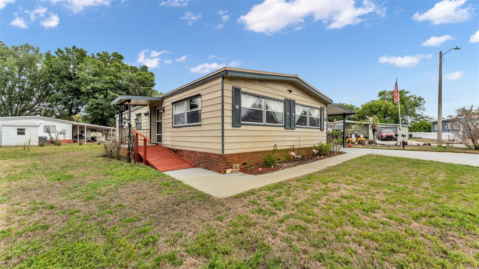 12 WOODLAND CIR, HAINES CITY, FL, 33844