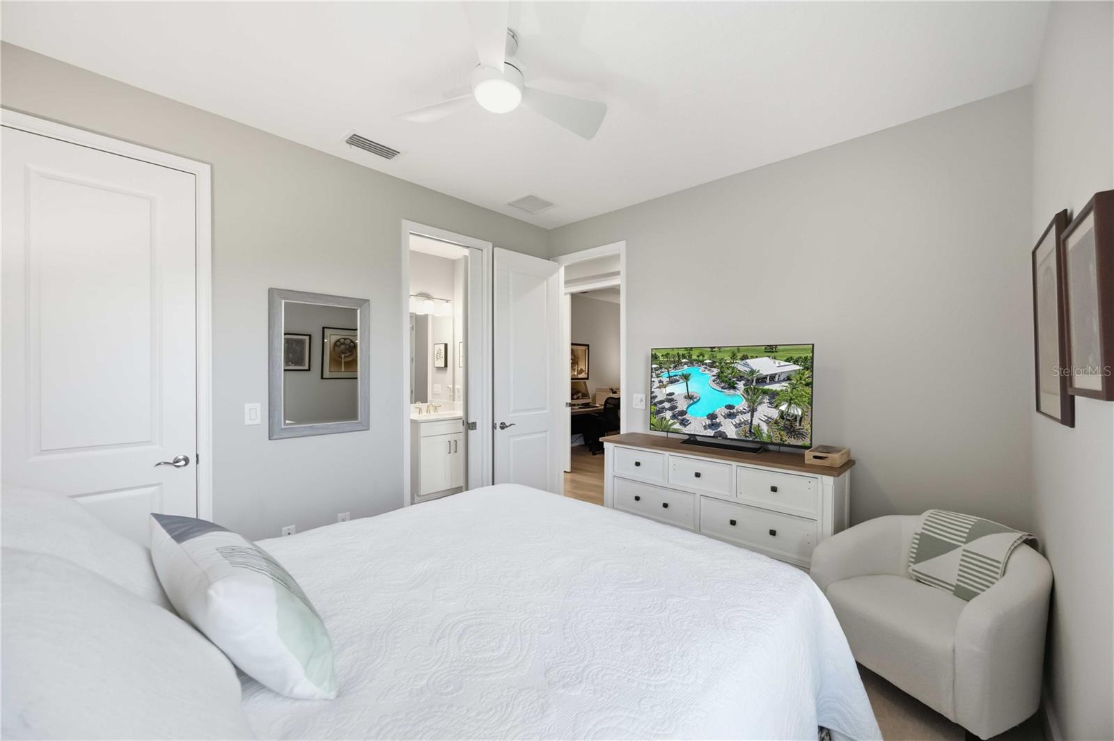 15665 SACILE LN, BRADENTON, FL, 34211