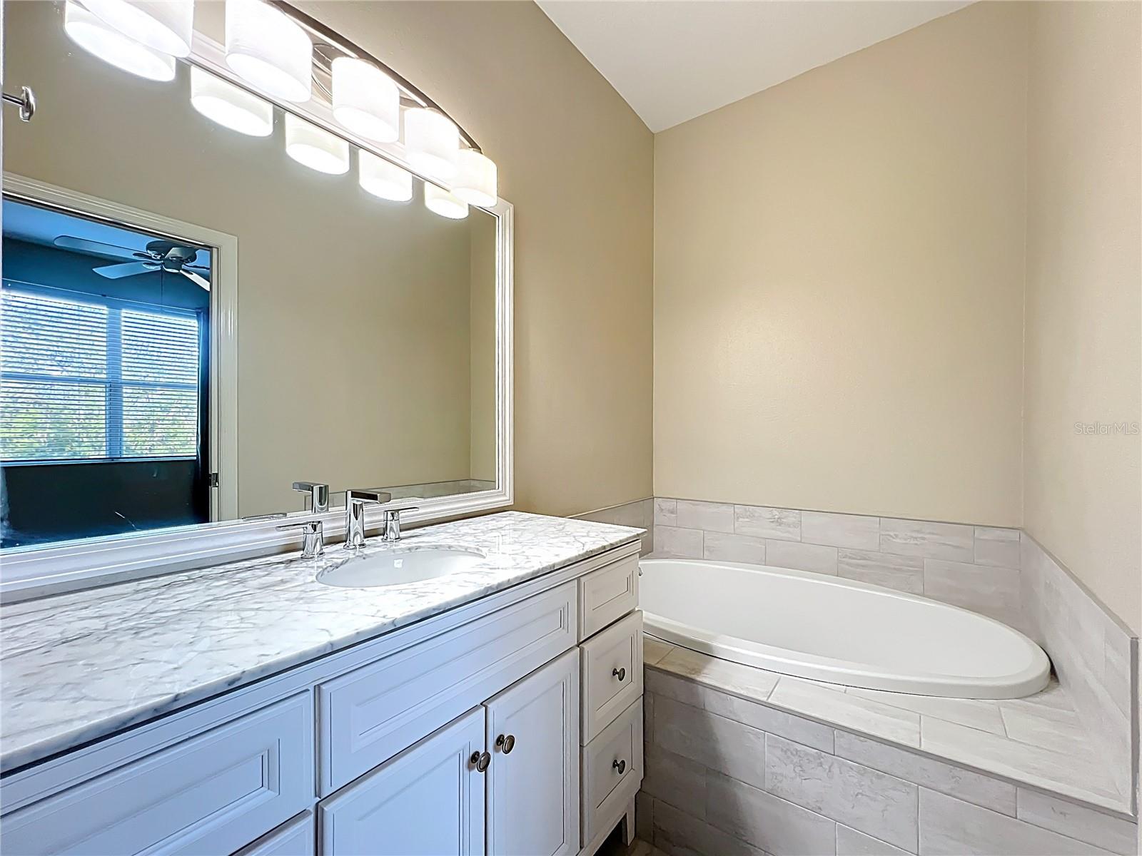 3884 DEBERRY DR, SARASOTA, FL, 34233