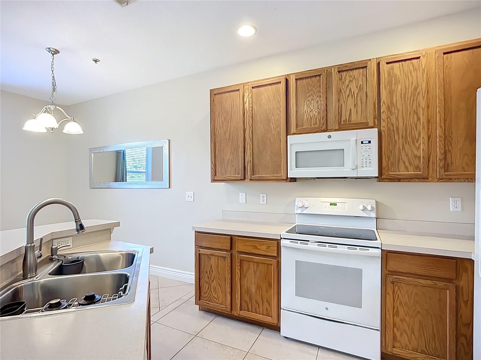 3884 DEBERRY DR, SARASOTA, FL, 34233