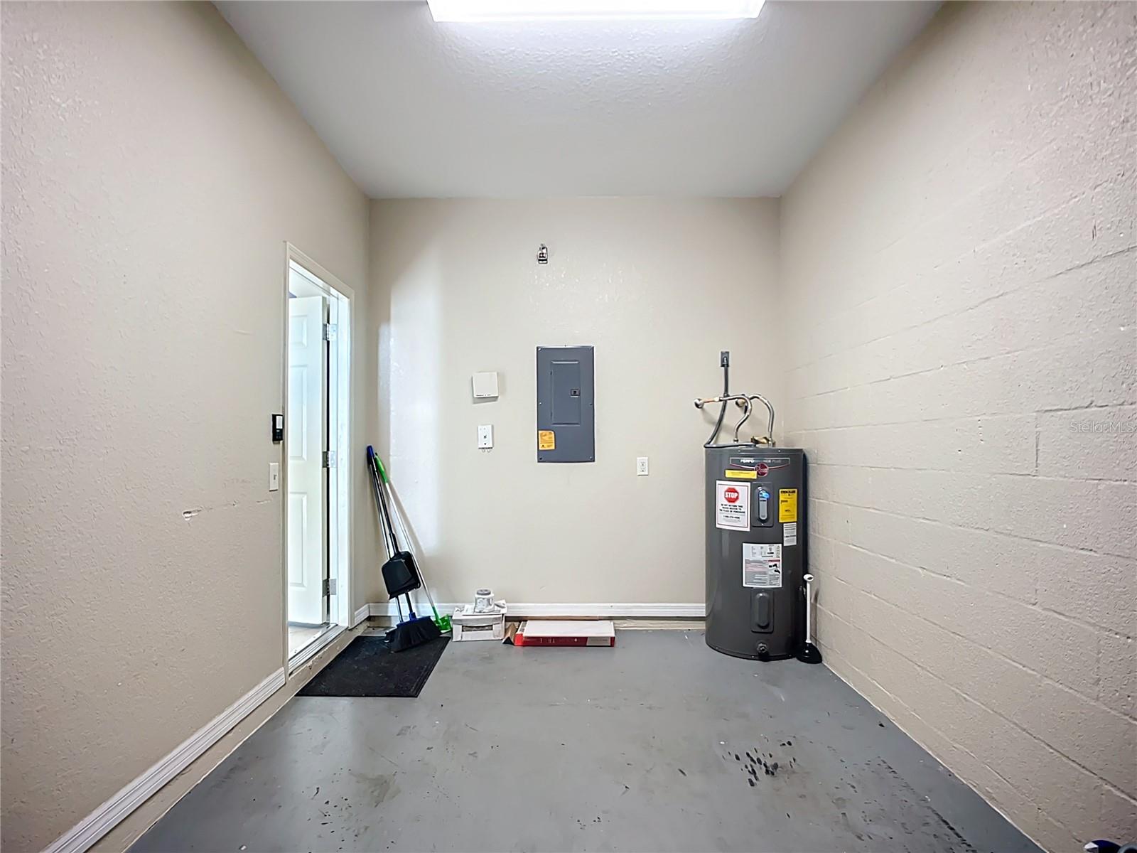 3884 DEBERRY DR, SARASOTA, FL, 34233