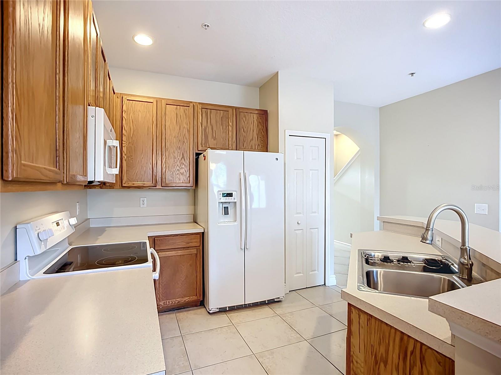 3884 DEBERRY DR, SARASOTA, FL, 34233