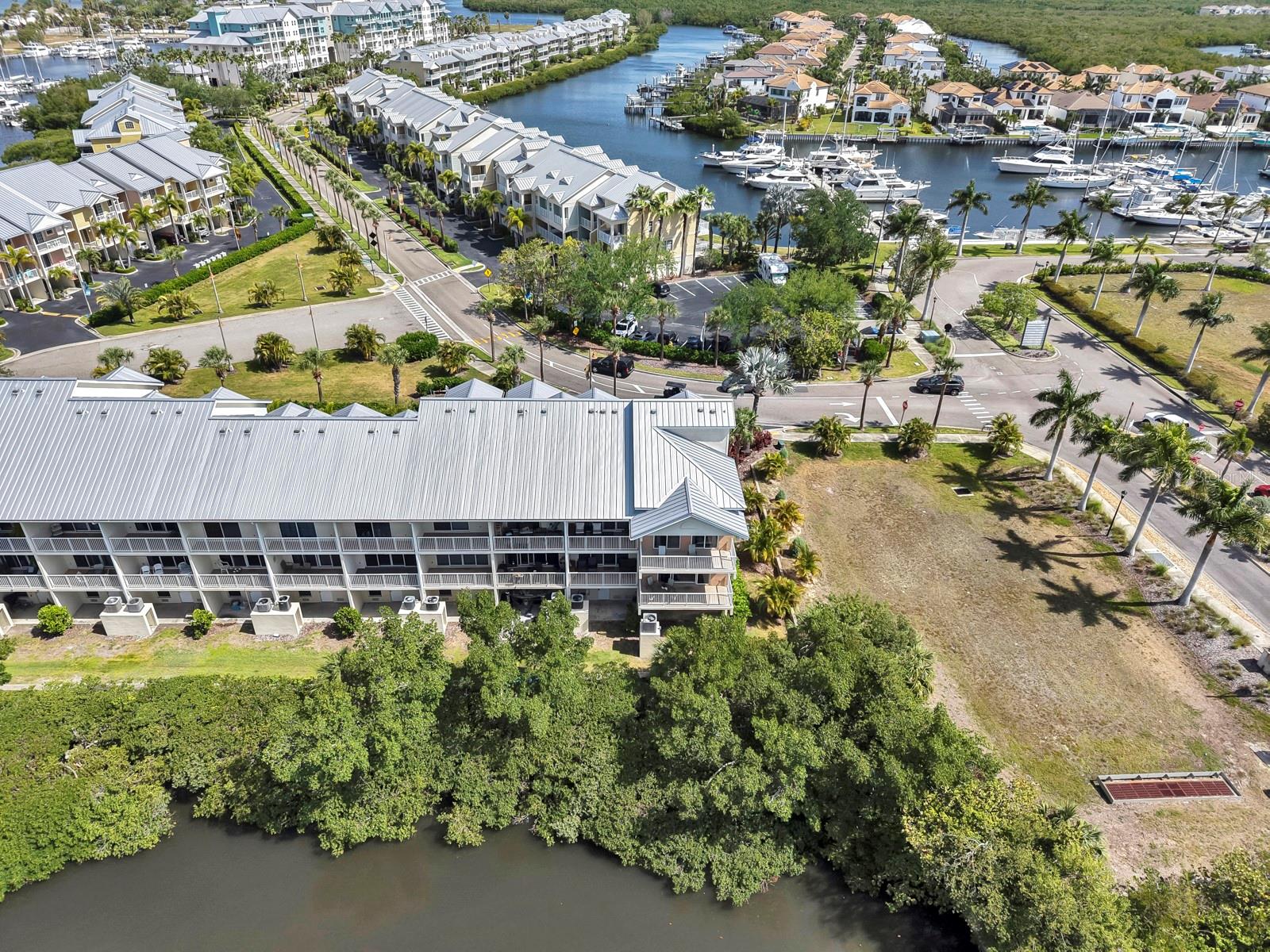 3202 MANGROVE POINT DR, RUSKIN, FL, 33570