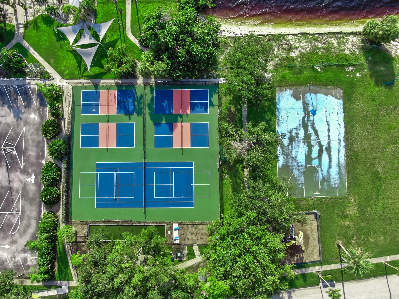 3202 MANGROVE POINT DR, RUSKIN, FL, 33570