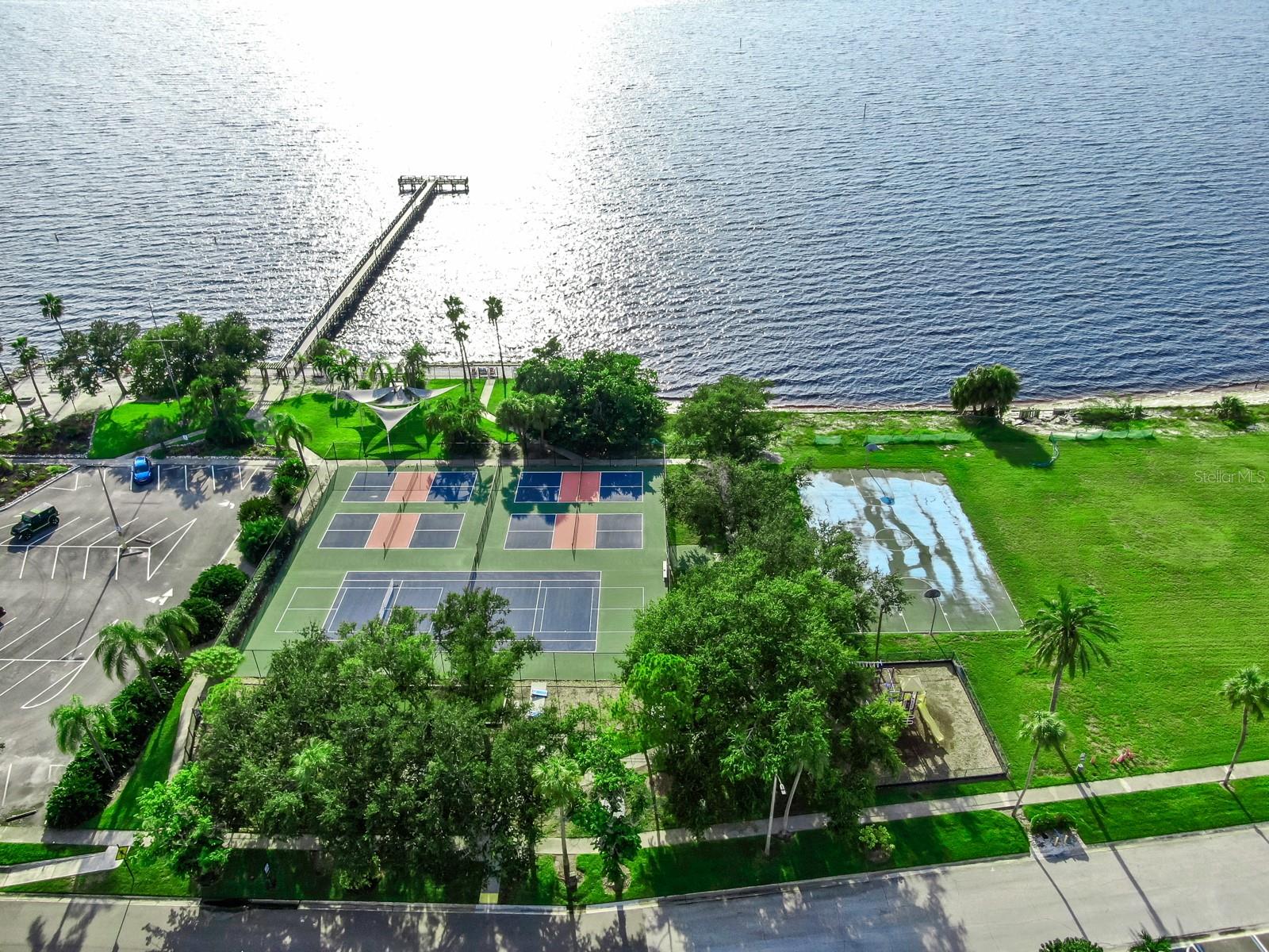 3202 MANGROVE POINT DR, RUSKIN, FL, 33570