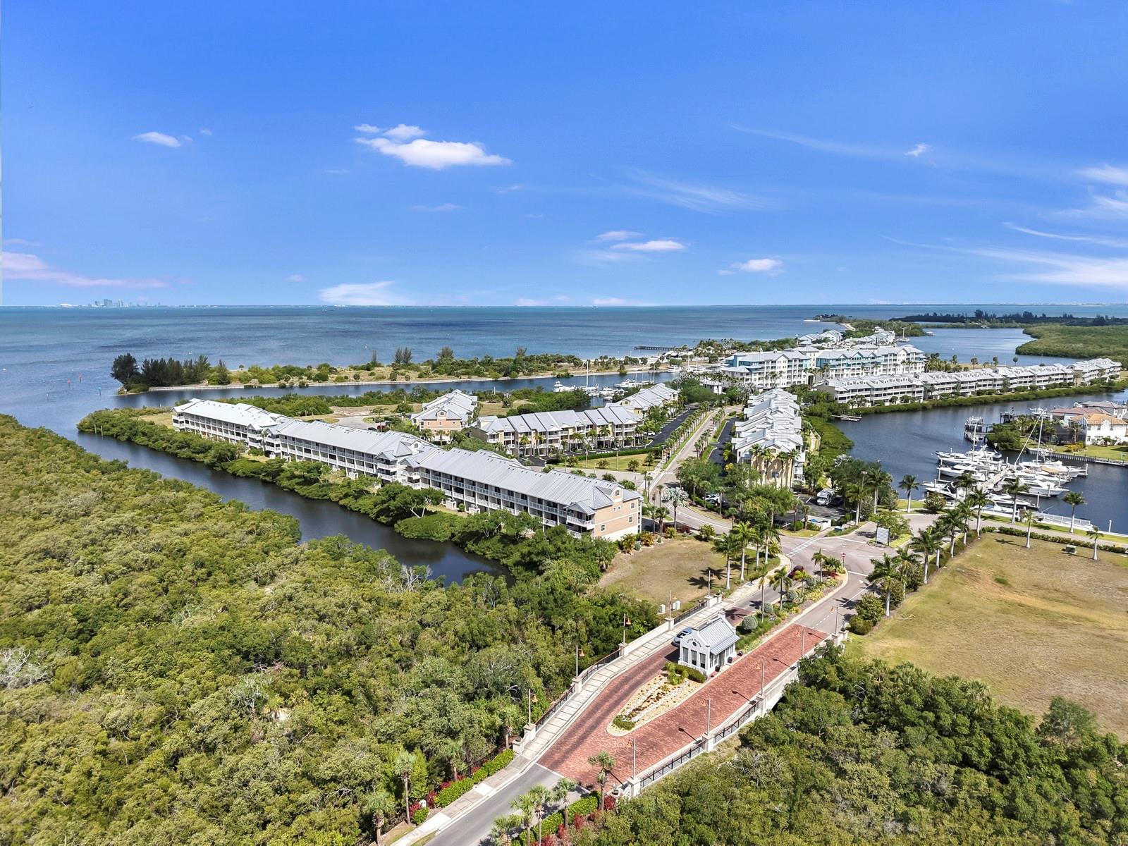 3202 MANGROVE POINT DR, RUSKIN, FL, 33570