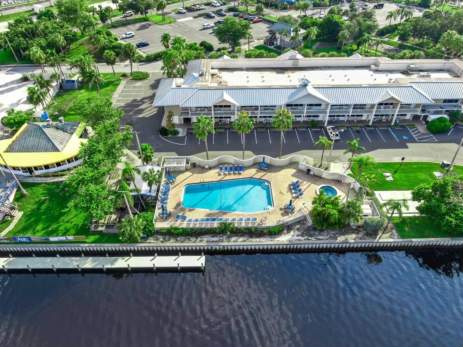 3202 MANGROVE POINT DR, RUSKIN, FL, 33570