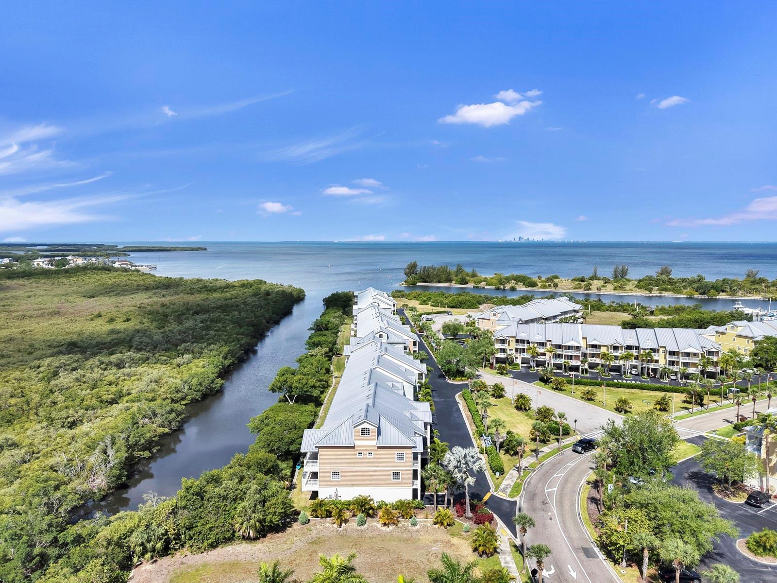 3202 MANGROVE POINT DR, RUSKIN, FL, 33570