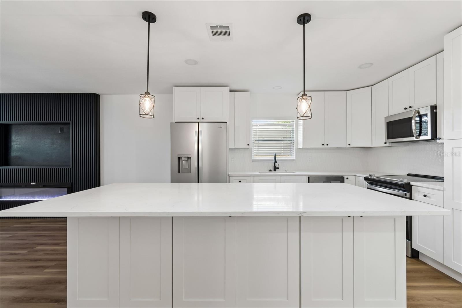 106 E FERN ST, TAMPA, FL, 33604