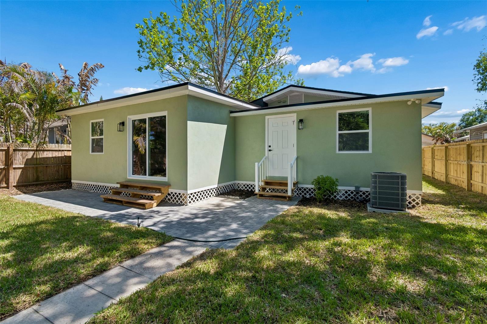 106 E FERN ST, TAMPA, FL, 33604