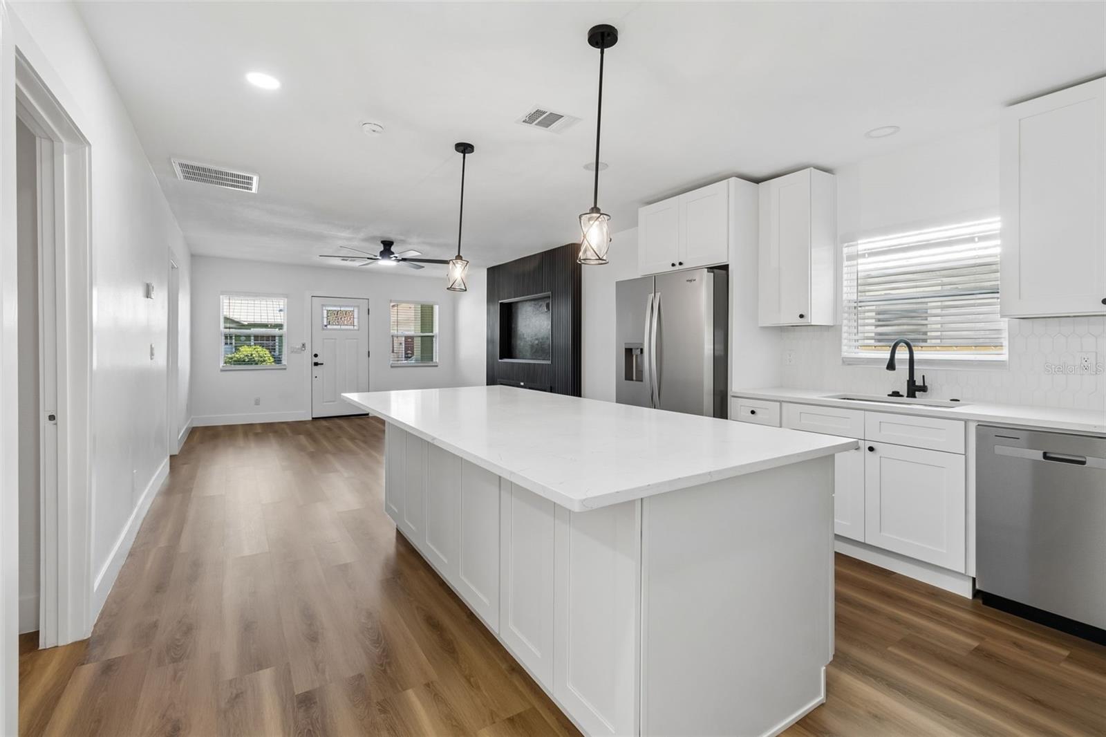 106 E FERN ST, TAMPA, FL, 33604