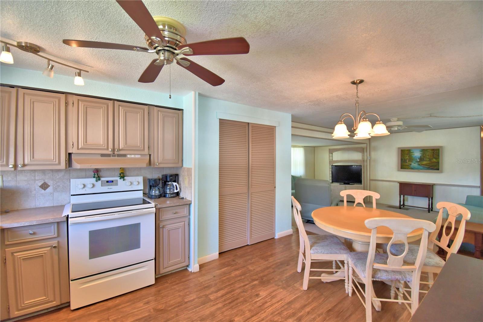 117 HOLIDAY LN, AUBURNDALE, FL, 33823