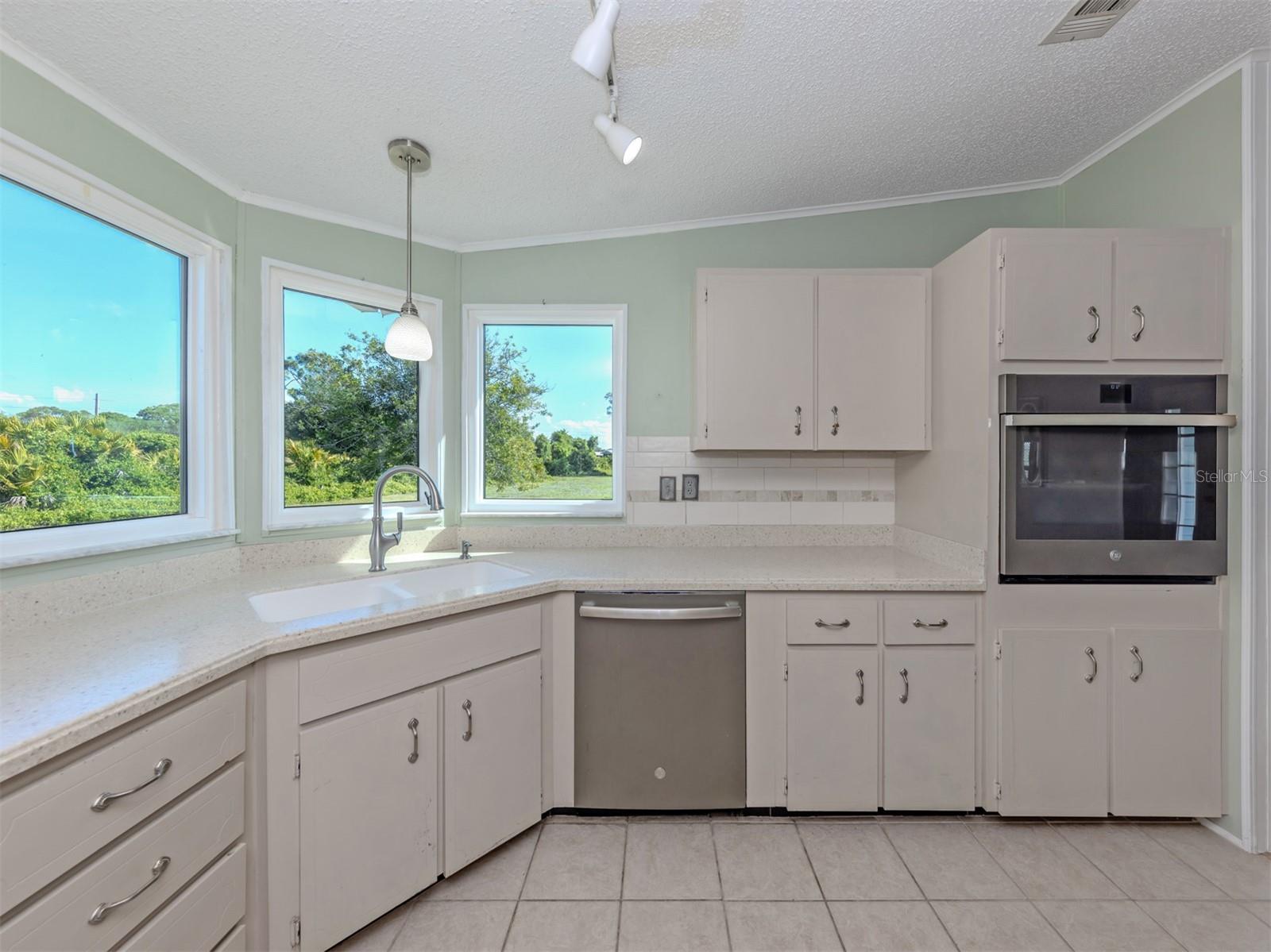 592 PORTSIDE DR, NORTH PORT, FL, 34287