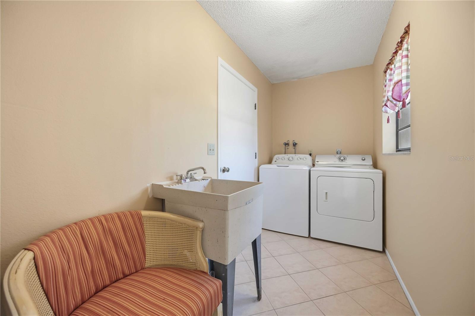38 PEBBLE ROCK DR, VENICE, FL, 34293