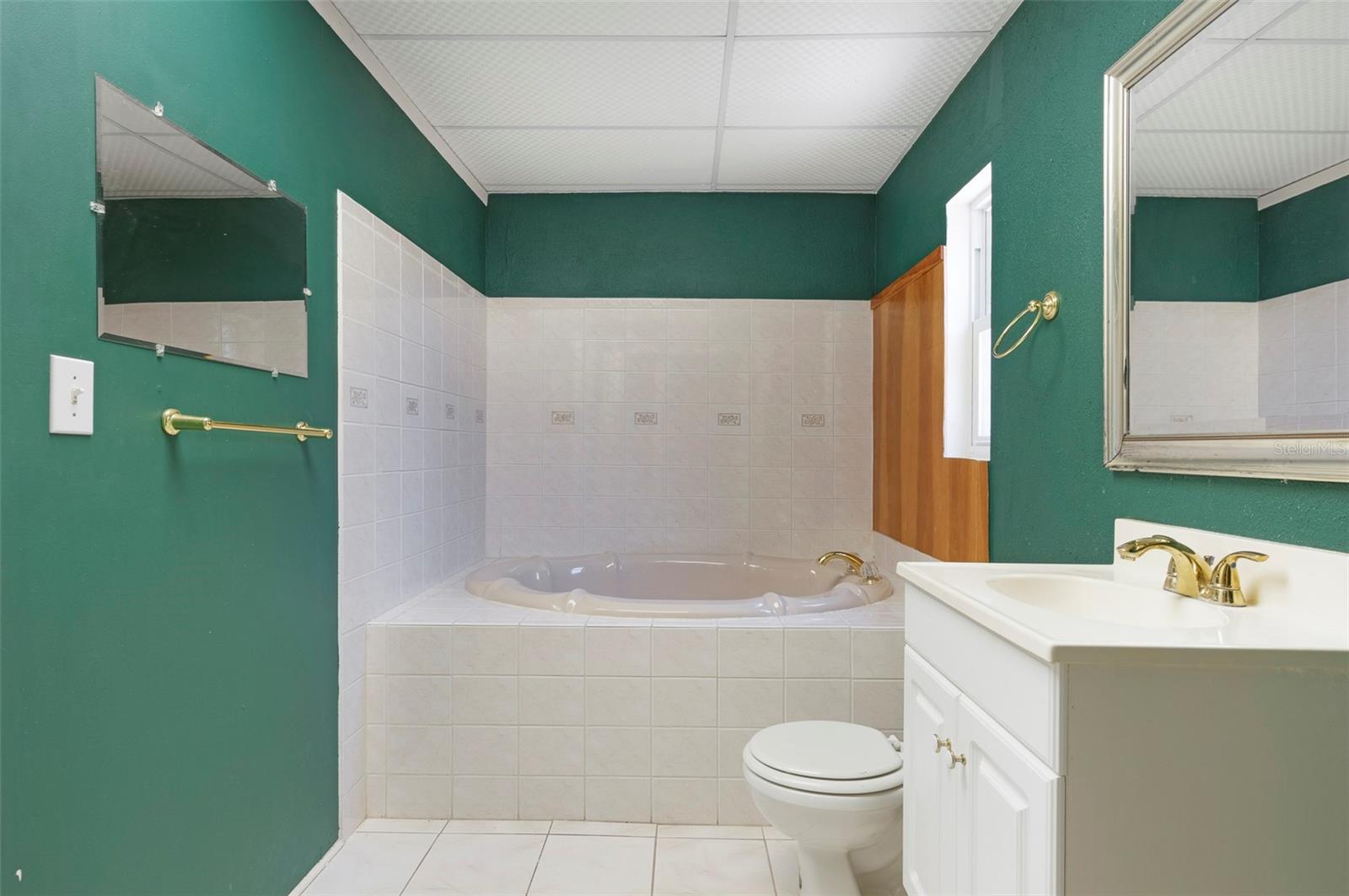 983 47TH AVE N, ST PETERSBURG, FL, 33703