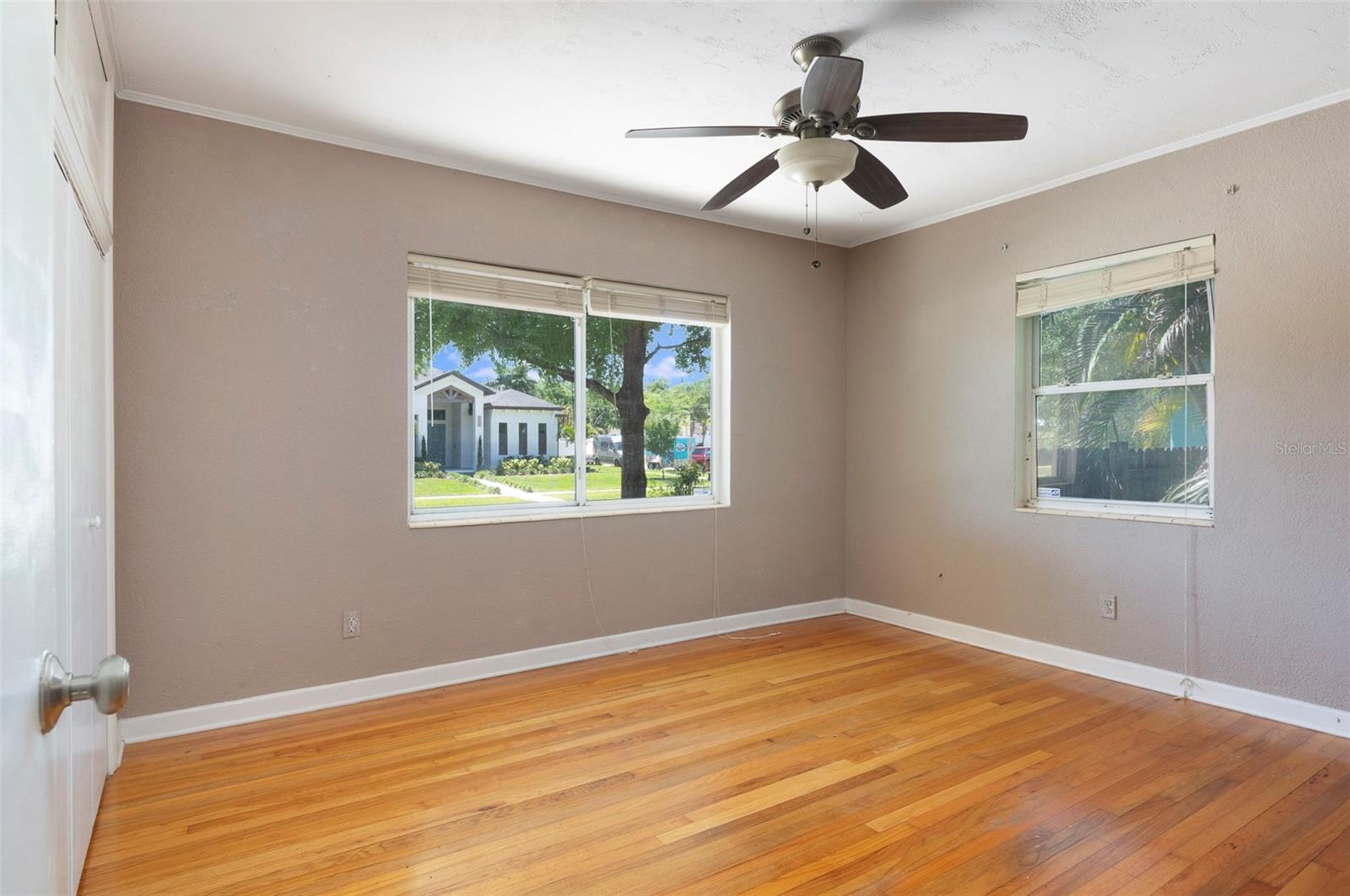 983 47TH AVE N, ST PETERSBURG, FL, 33703