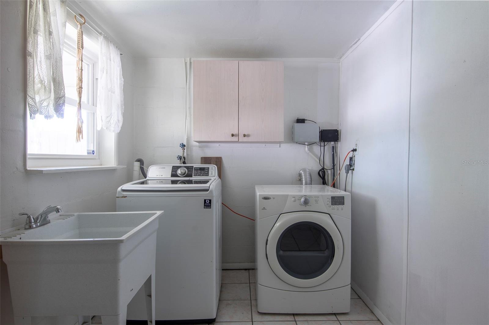 983 47TH AVE N, ST PETERSBURG, FL, 33703