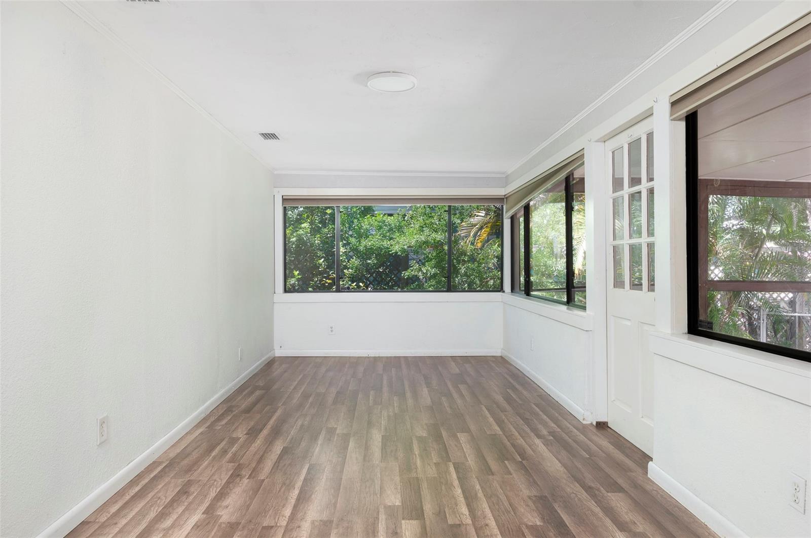 983 47TH AVE N, ST PETERSBURG, FL, 33703