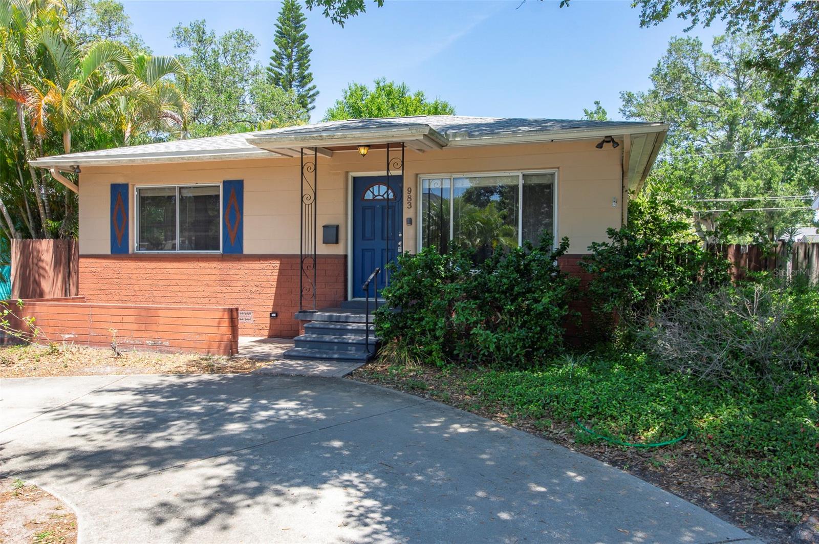 983 47TH AVE N, ST PETERSBURG, FL, 33703