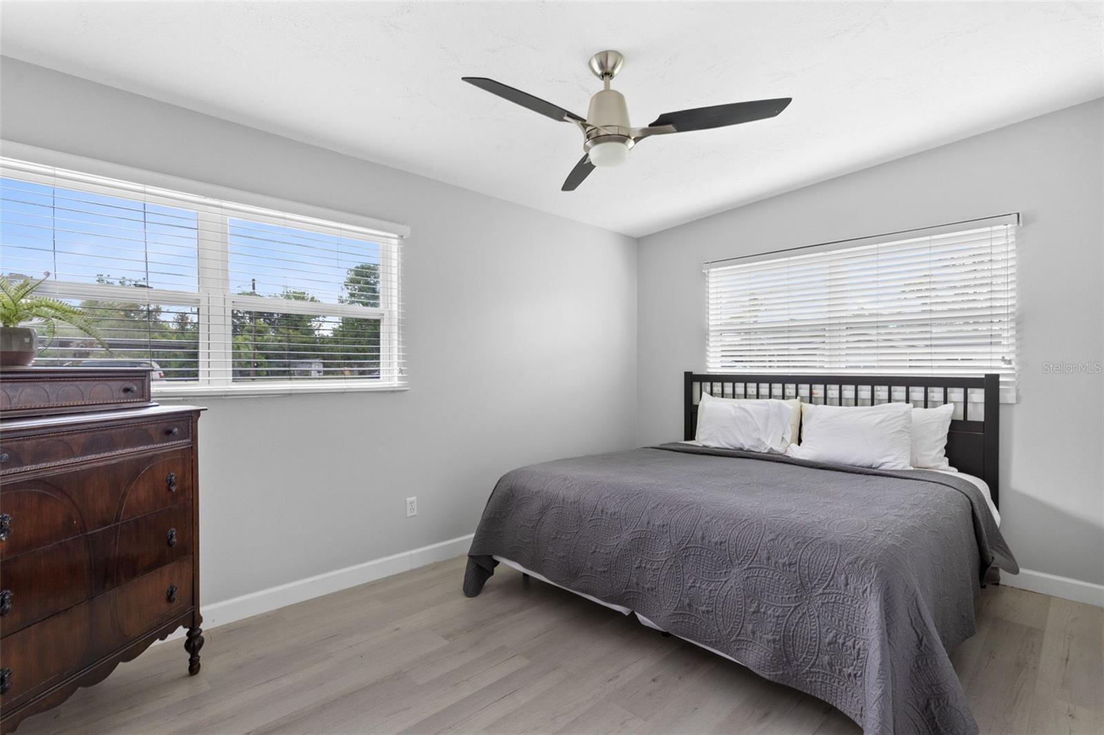 620 LAKE DR, OVIEDO, FL, 32766