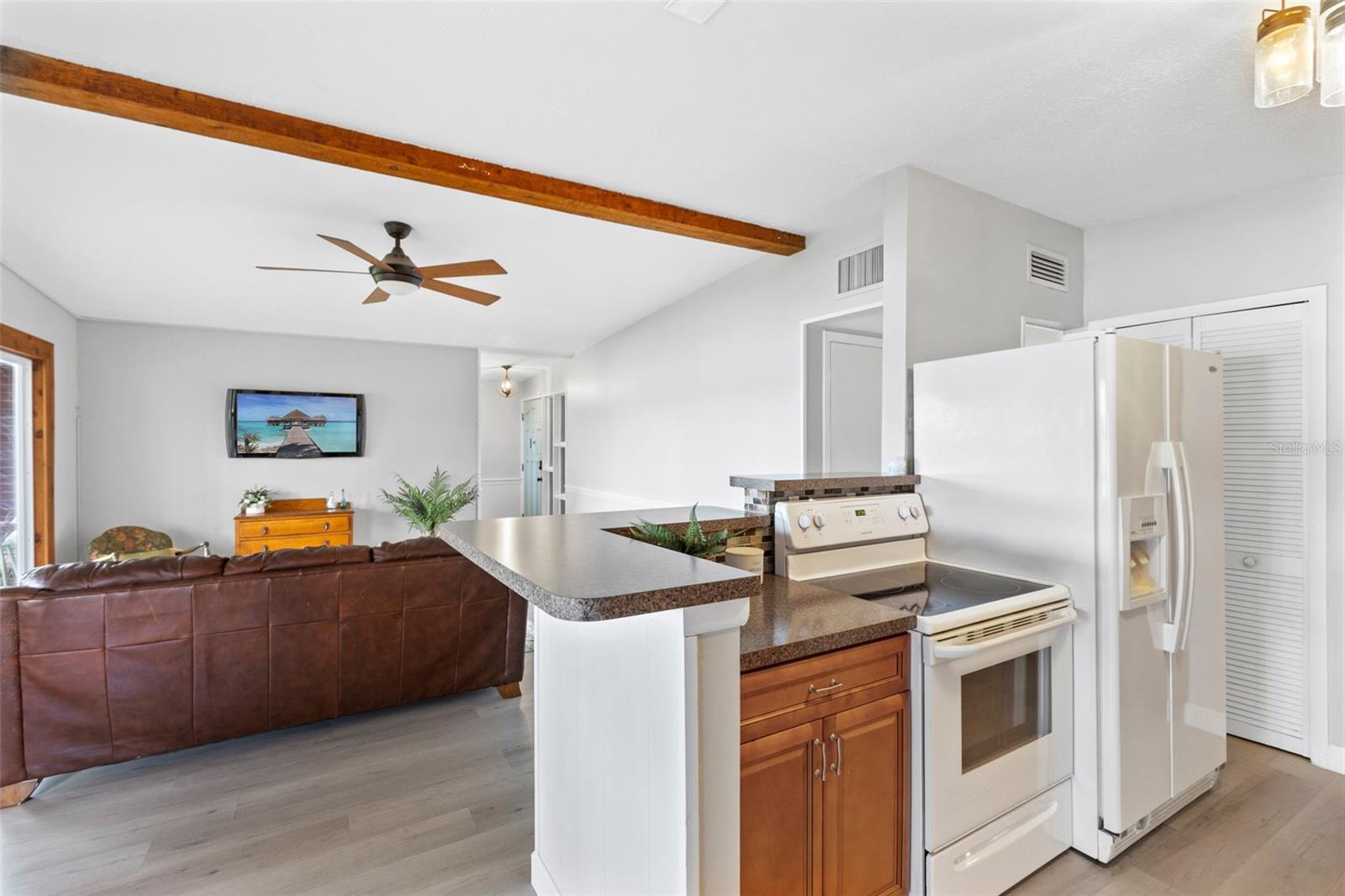 620 LAKE DR, OVIEDO, FL, 32766