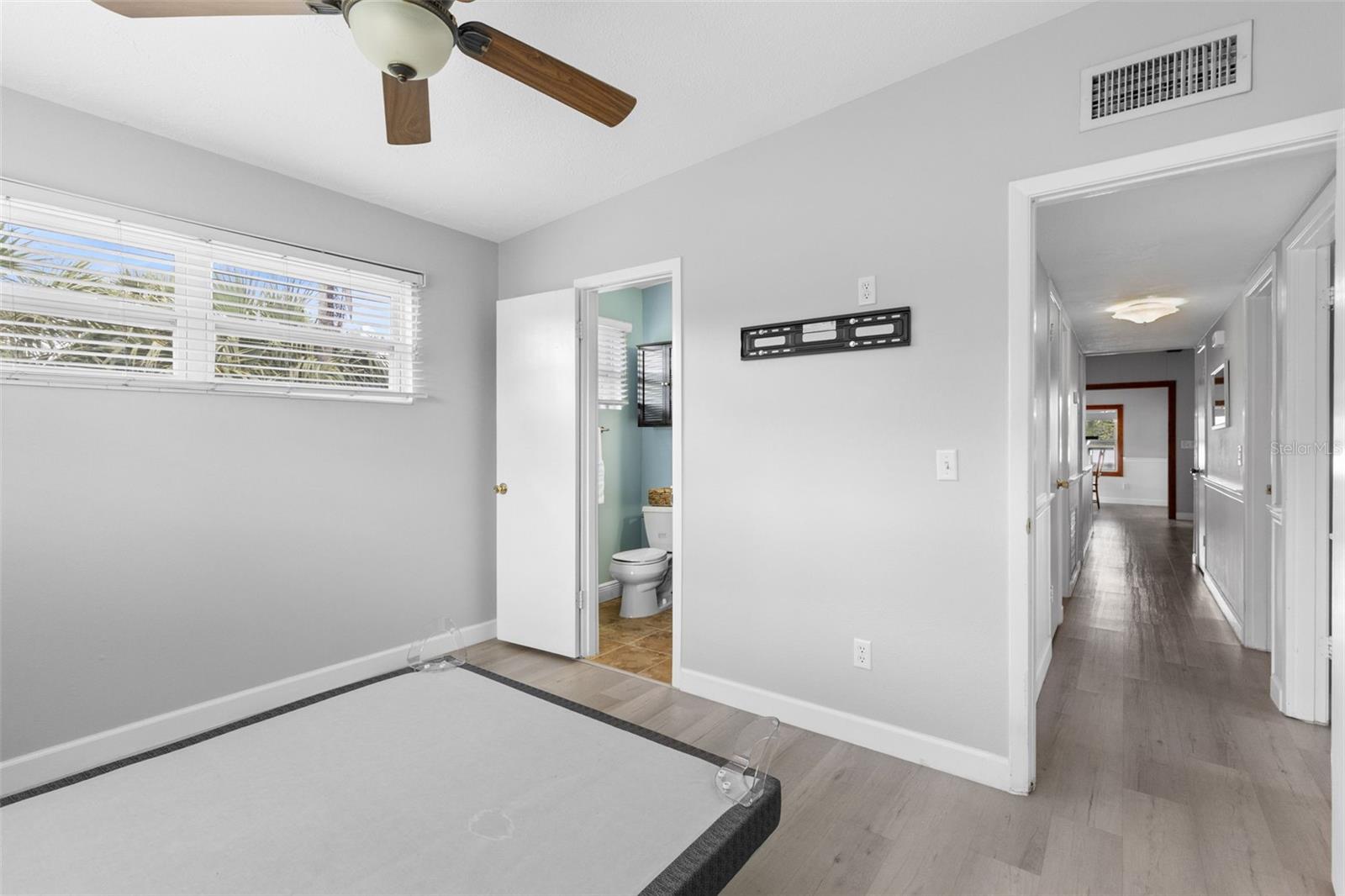 620 LAKE DR, OVIEDO, FL, 32766