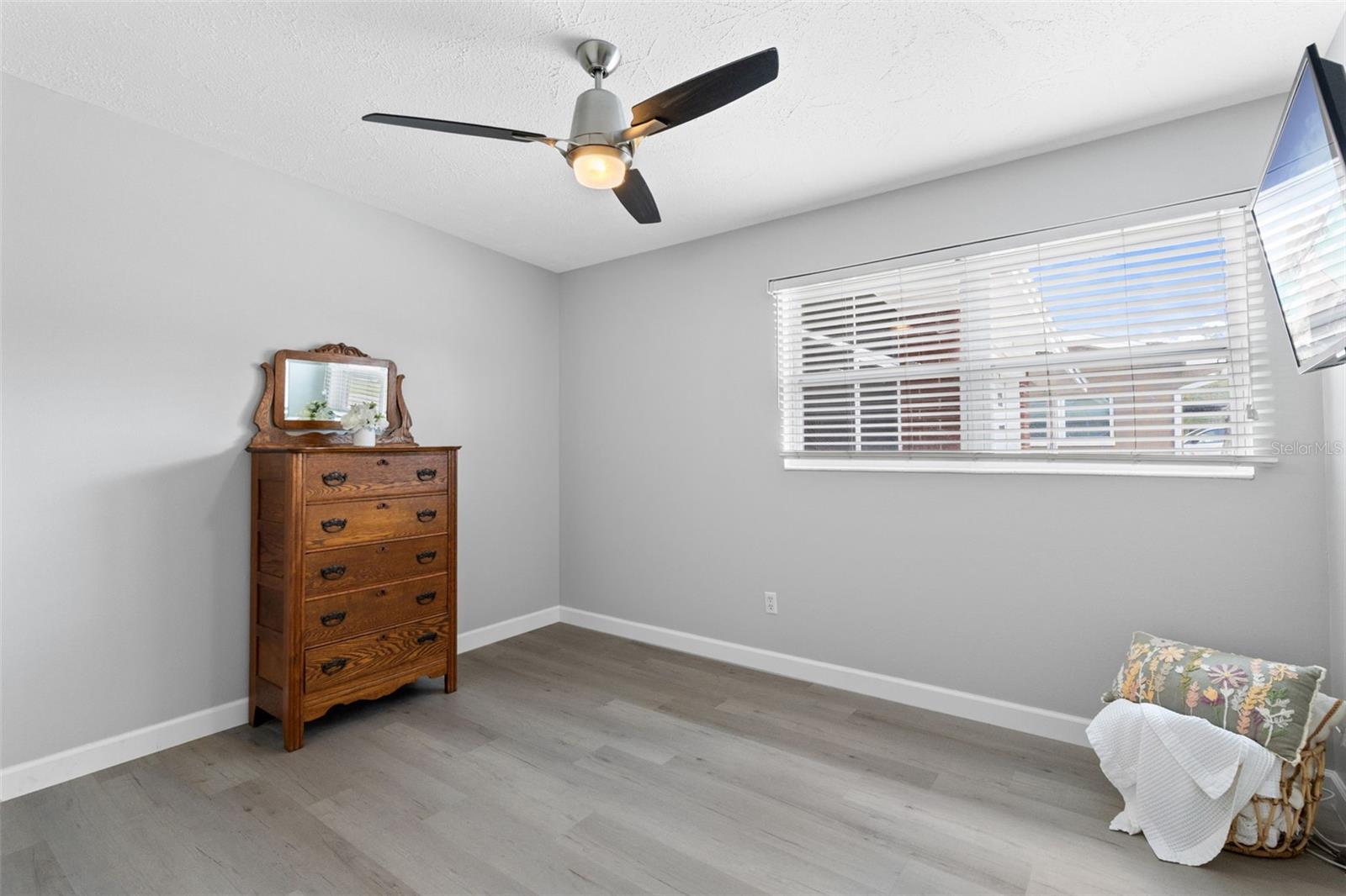 620 LAKE DR, OVIEDO, FL, 32766