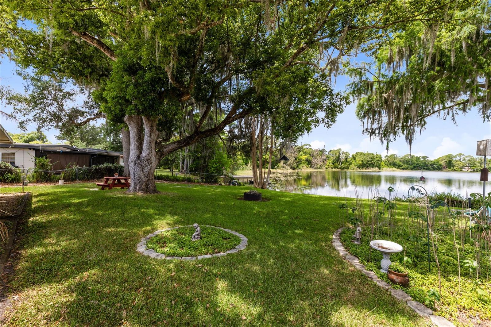 620 LAKE DR, OVIEDO, FL, 32766