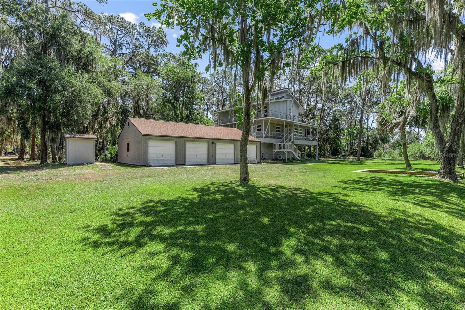 7373 CIRCLE DR, LADY LAKE, FL, 32159